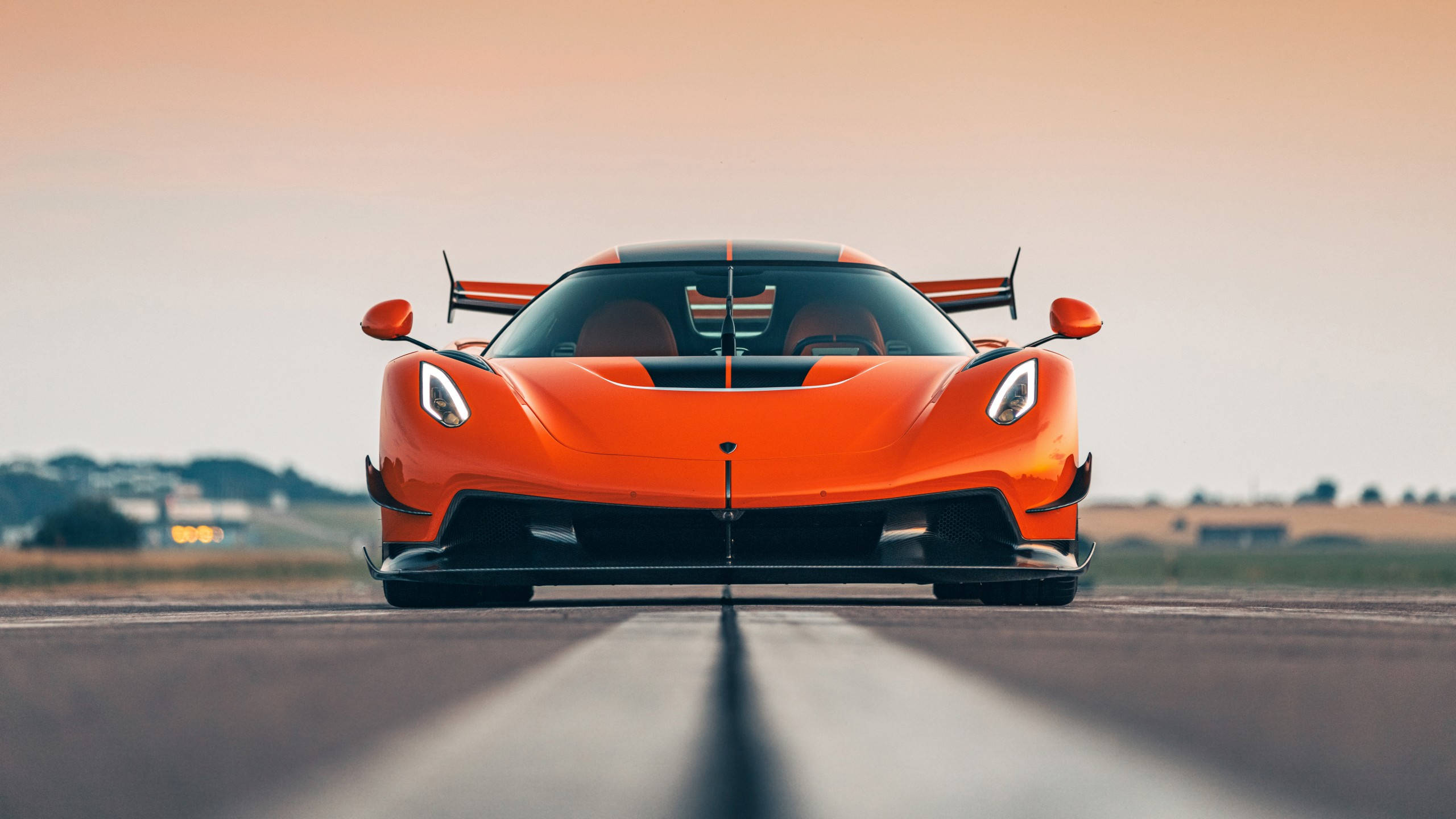 2560x1440 Gari La Rangi Ya Chungwa Koenigsegg Jesko Picha ya Ukuta
