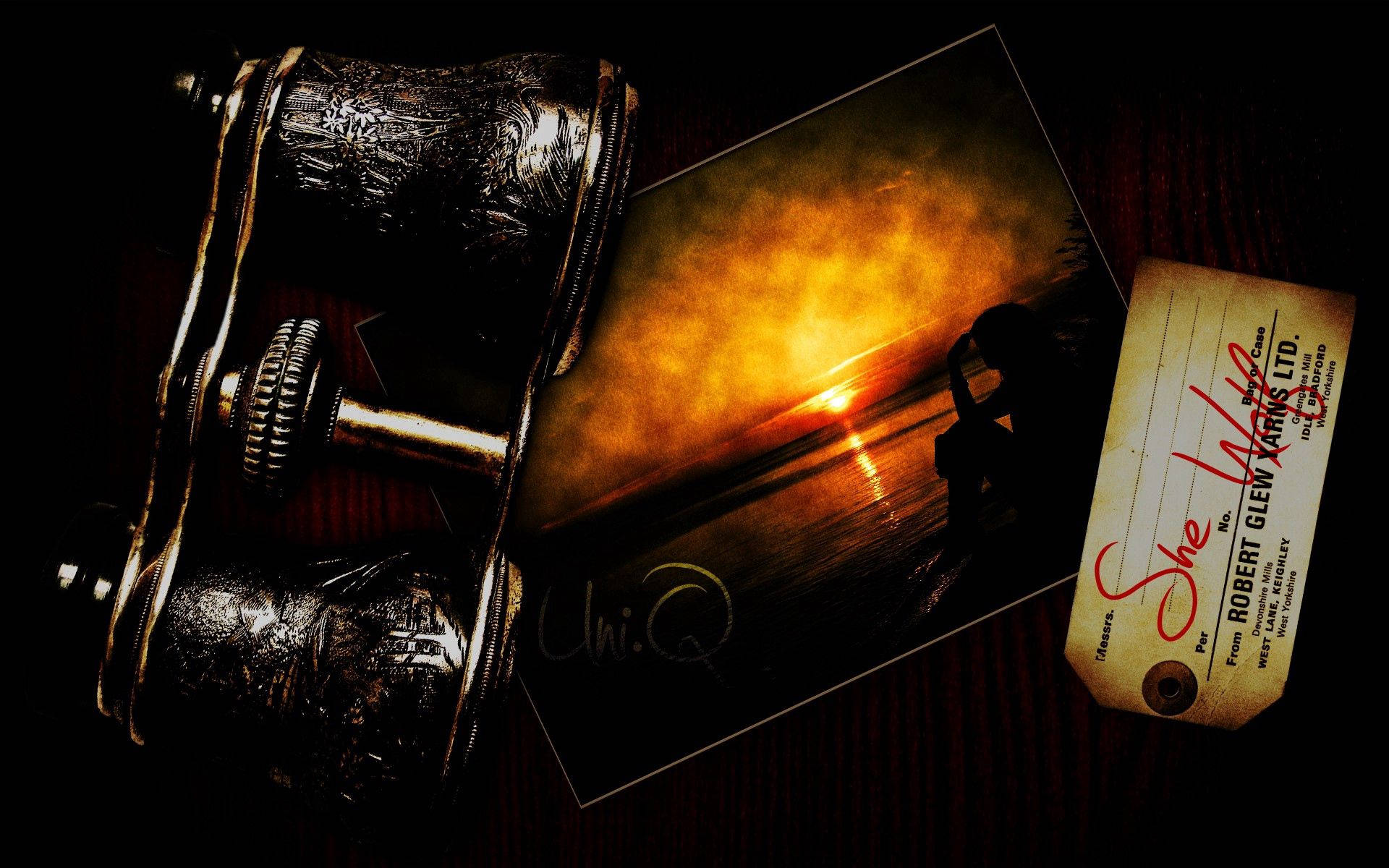 A beautiful antique binocular that has stood the test of time. Picha ya Ukuta