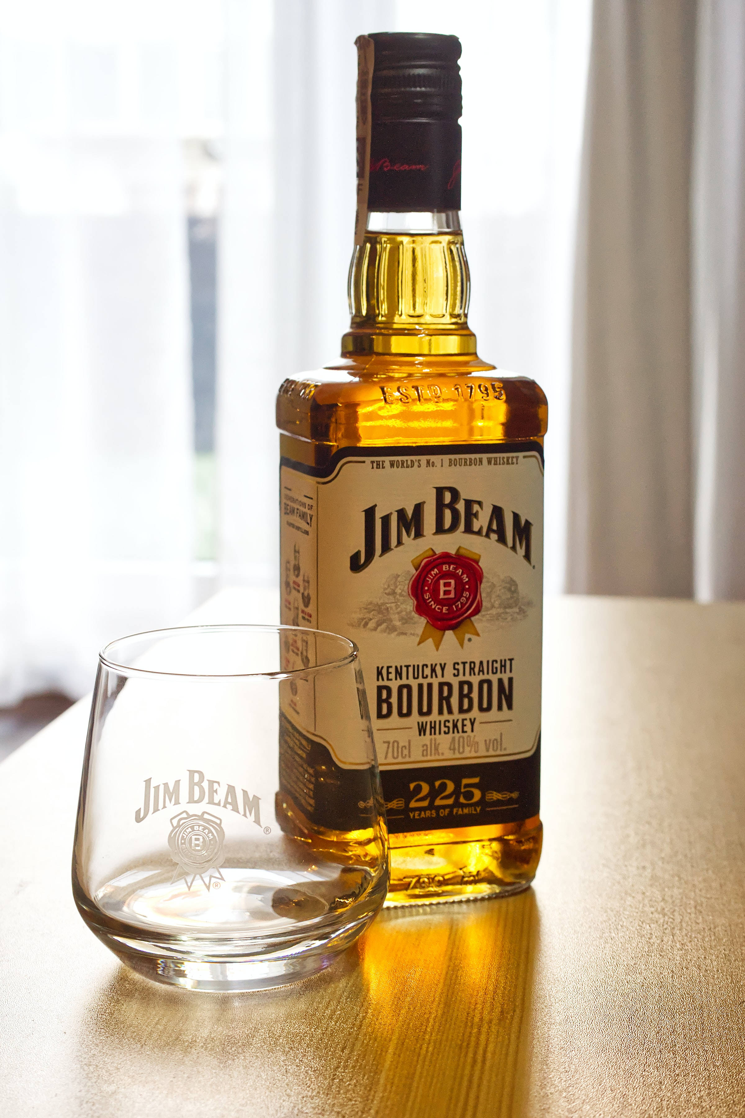 A Fine Bottle of Jim Beam Bourbon Whiskey Picha ya Ukuta