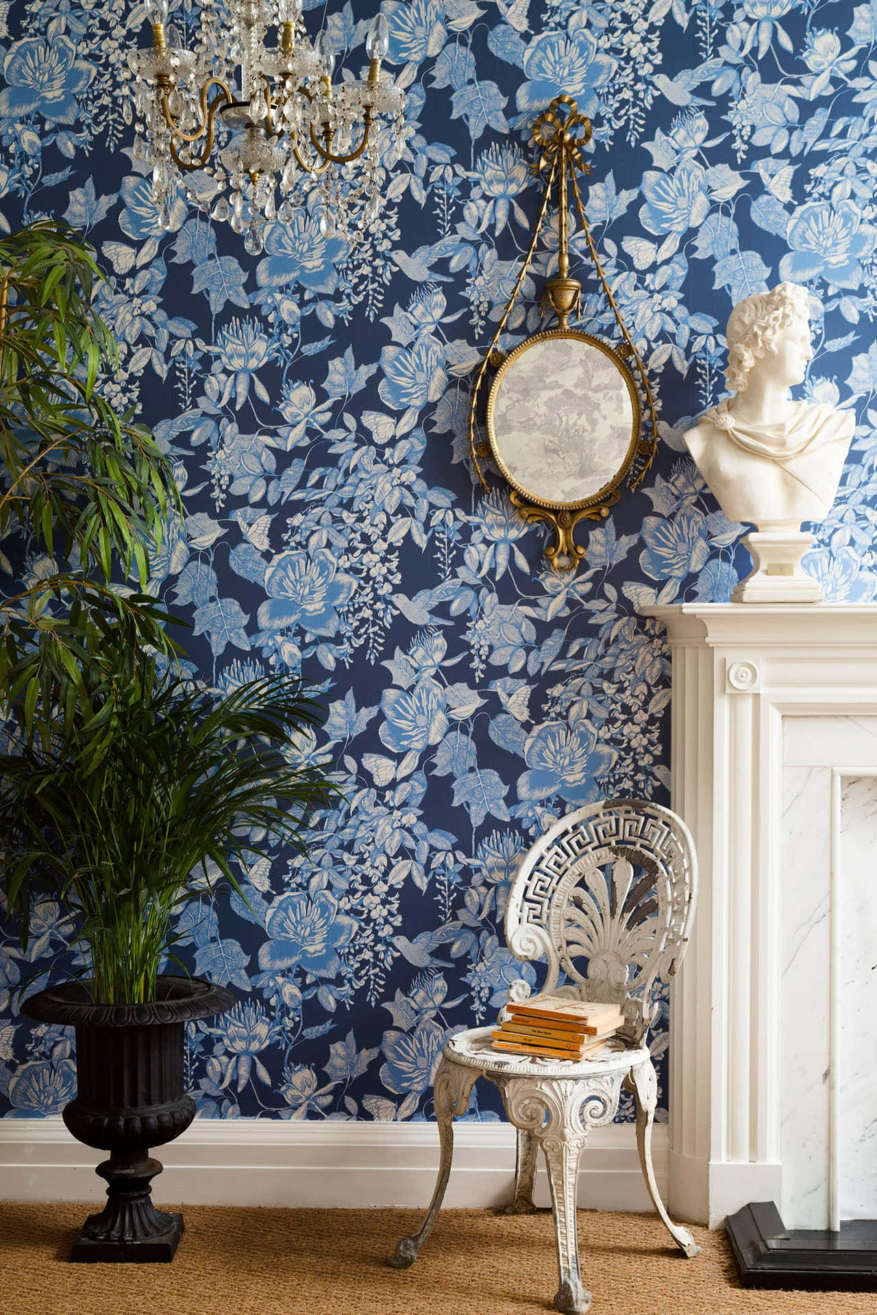 A Foyer With Tivoli Wall Art And Gardens' Ornaments Picha ya Ukuta