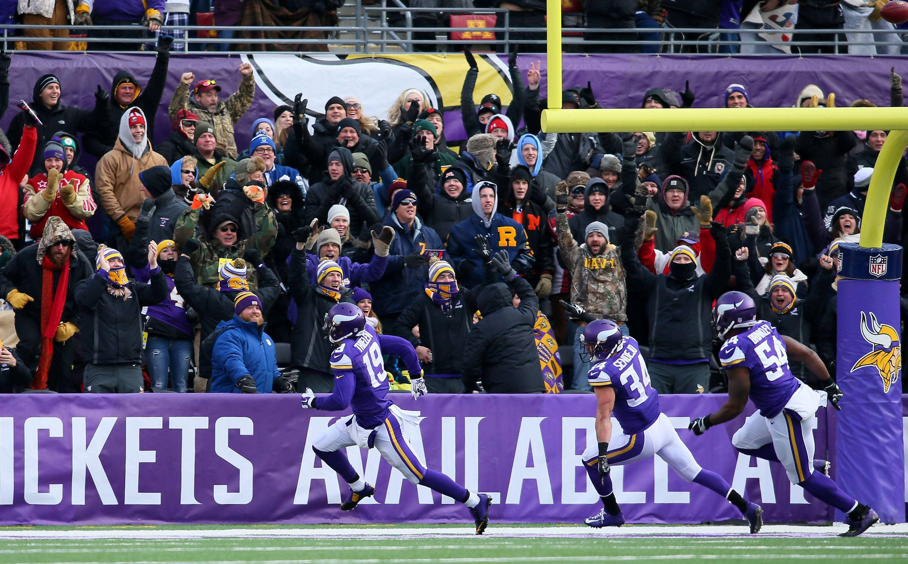 Adam Thielen Lengo la Mpira wa Miguu Picha ya Ukuta