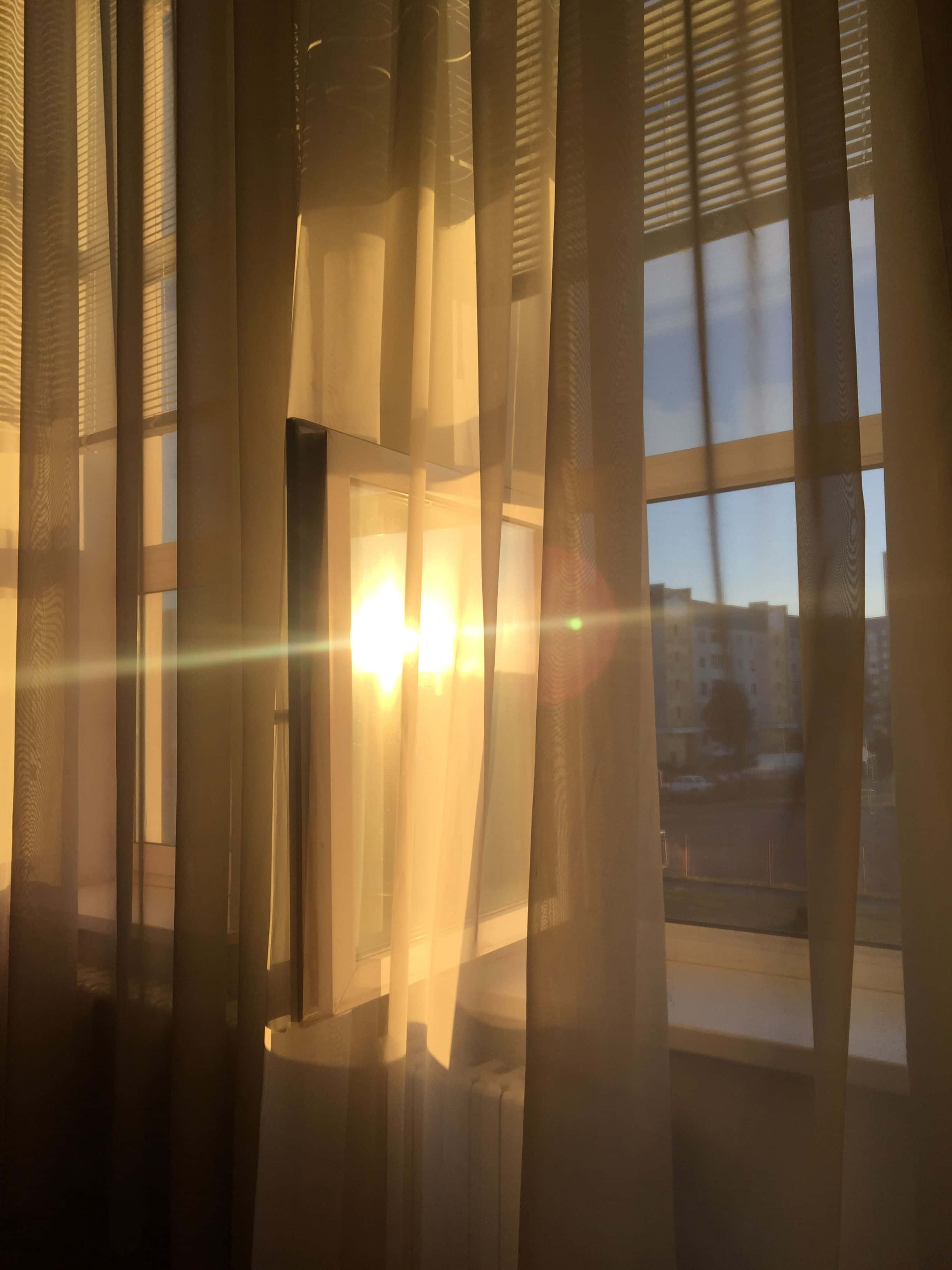 Aesthetic Beige – Wakati wa Amani wa Kutafakari Picha ya Ukuta