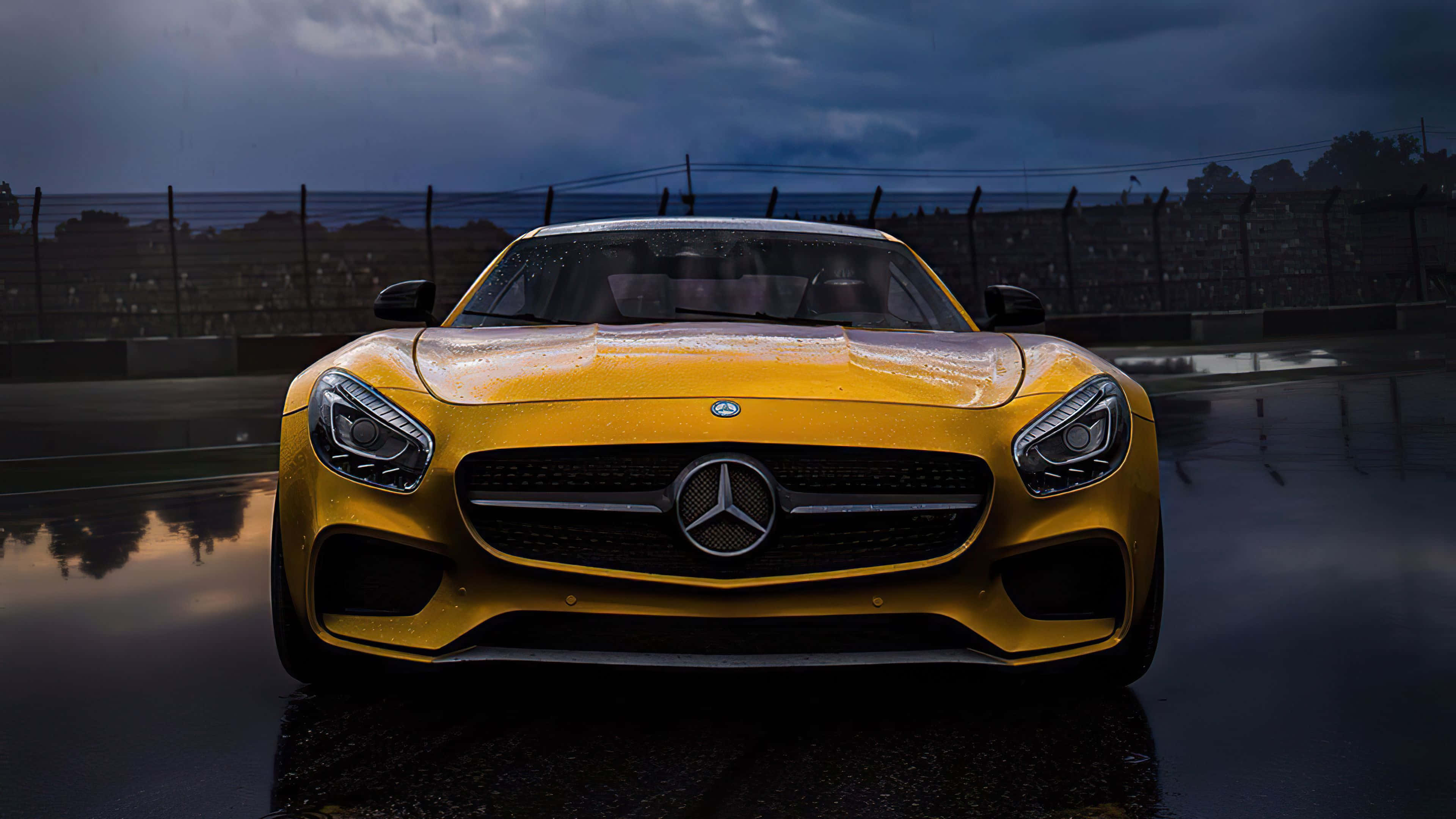 Anasa ya Kuendesha Gati - Mercedes Benz katika 4K Picha ya Ukuta