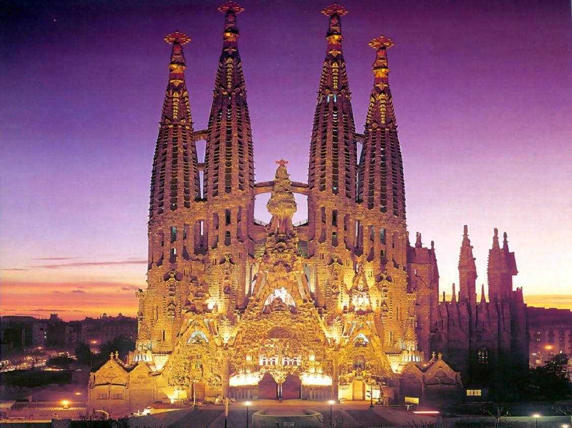 Anga la Zambarau la Sagrada Familia Usiku Picha ya Ukuta