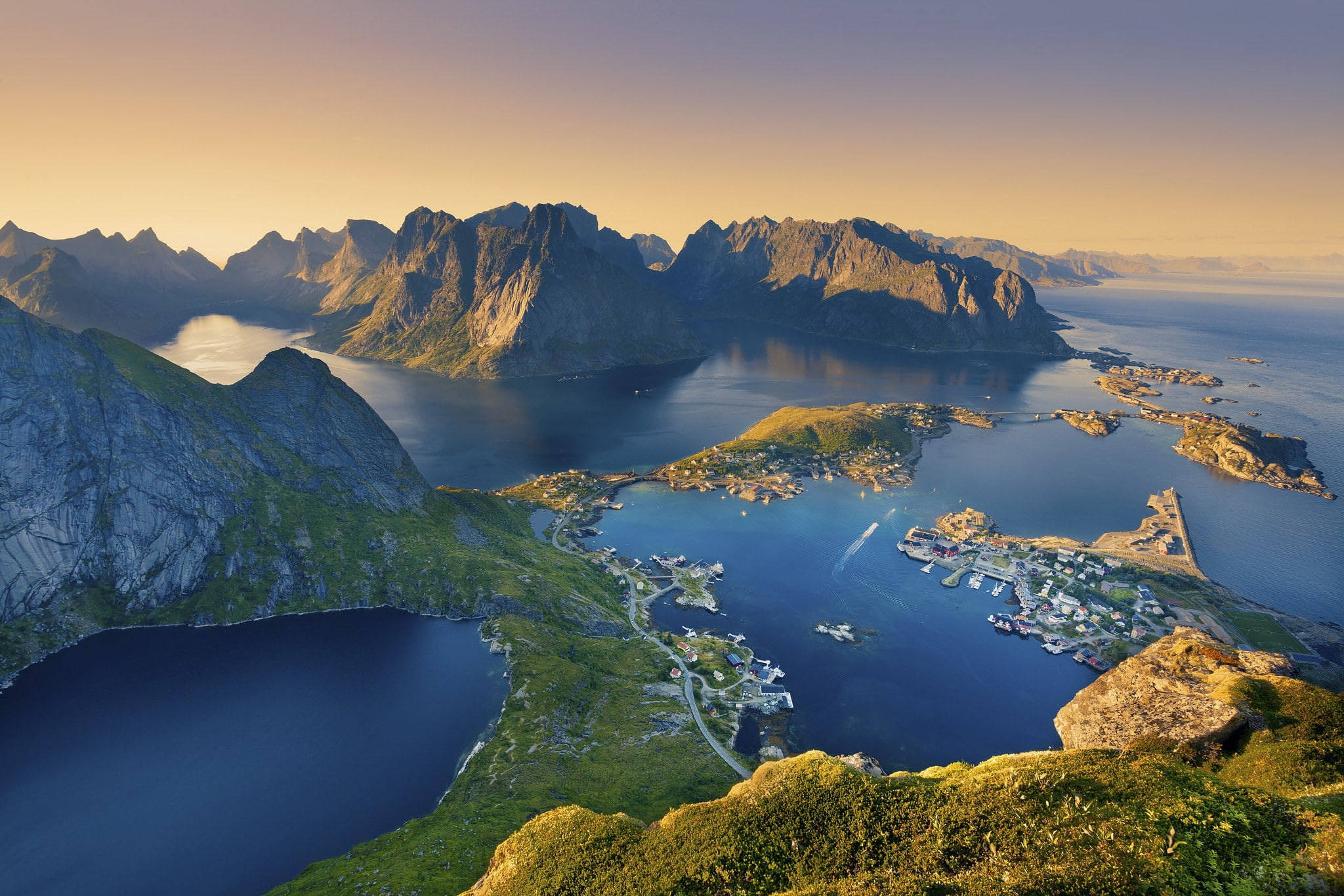 Anga Safi Katika Fjords za Norway Picha ya Ukuta