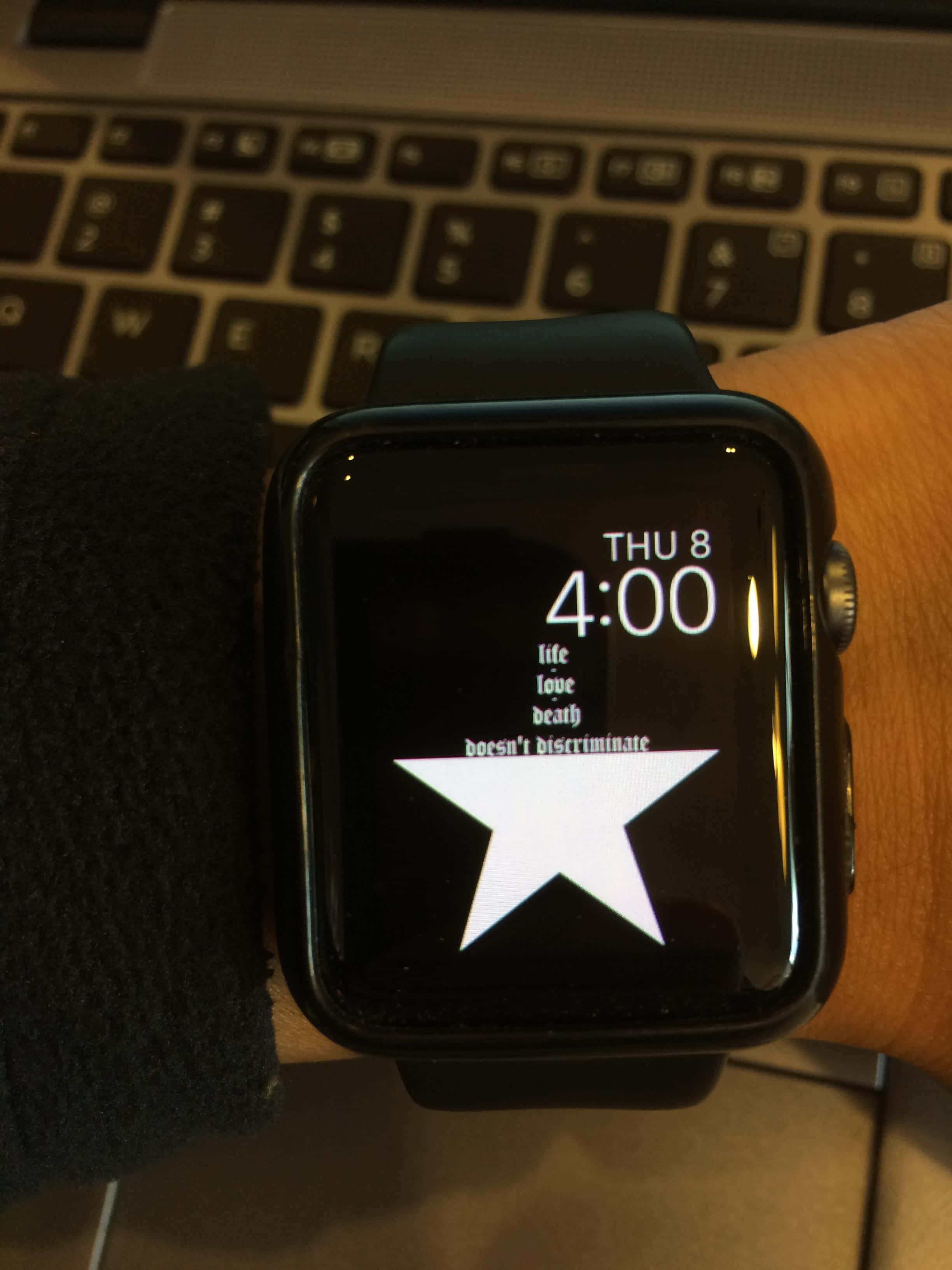 Apple Watch Kifahari Inayomudu Sifa za Kufaa Picha ya Ukuta