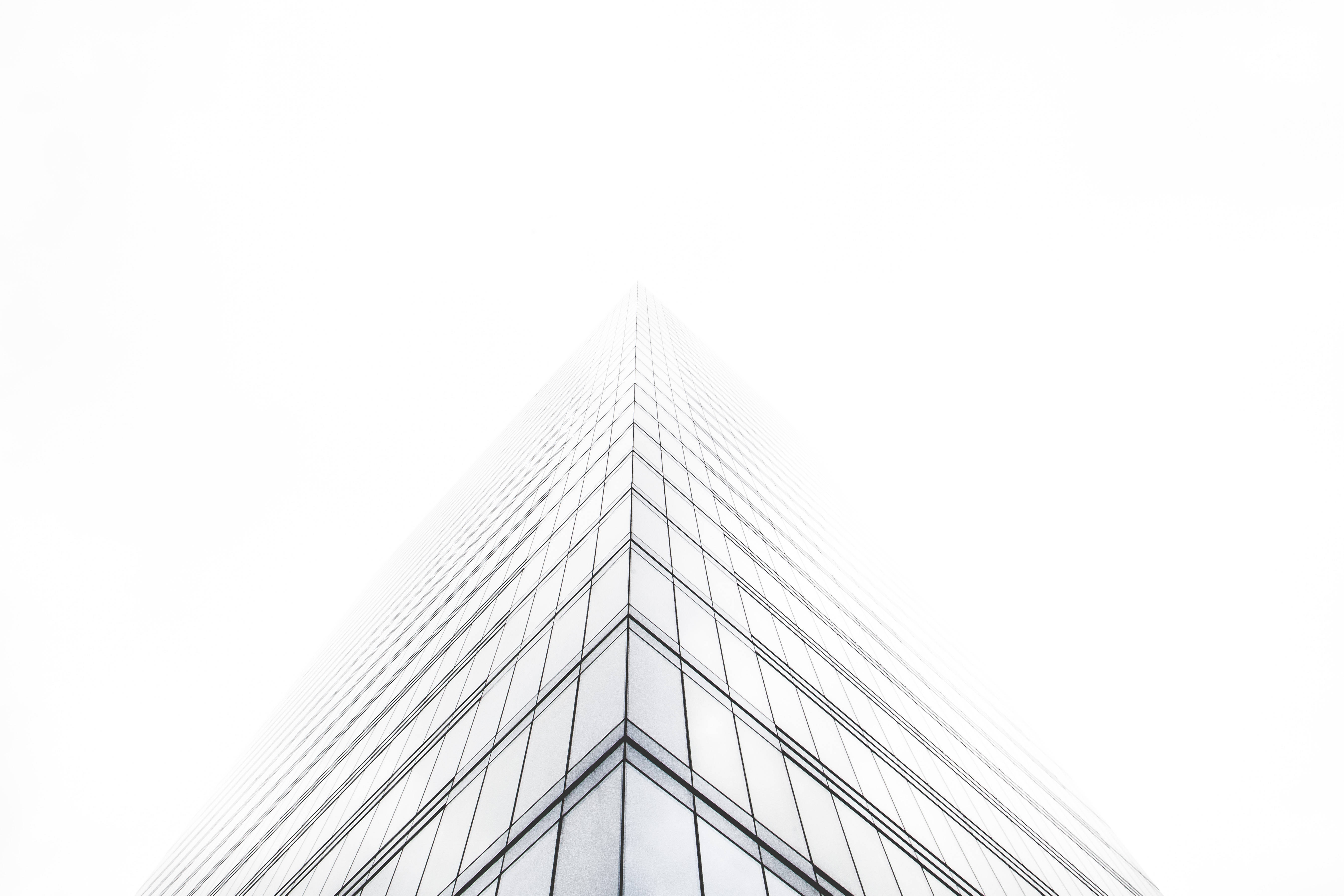 Architectural Brilliance on a White Abstract Background Picha ya Ukuta