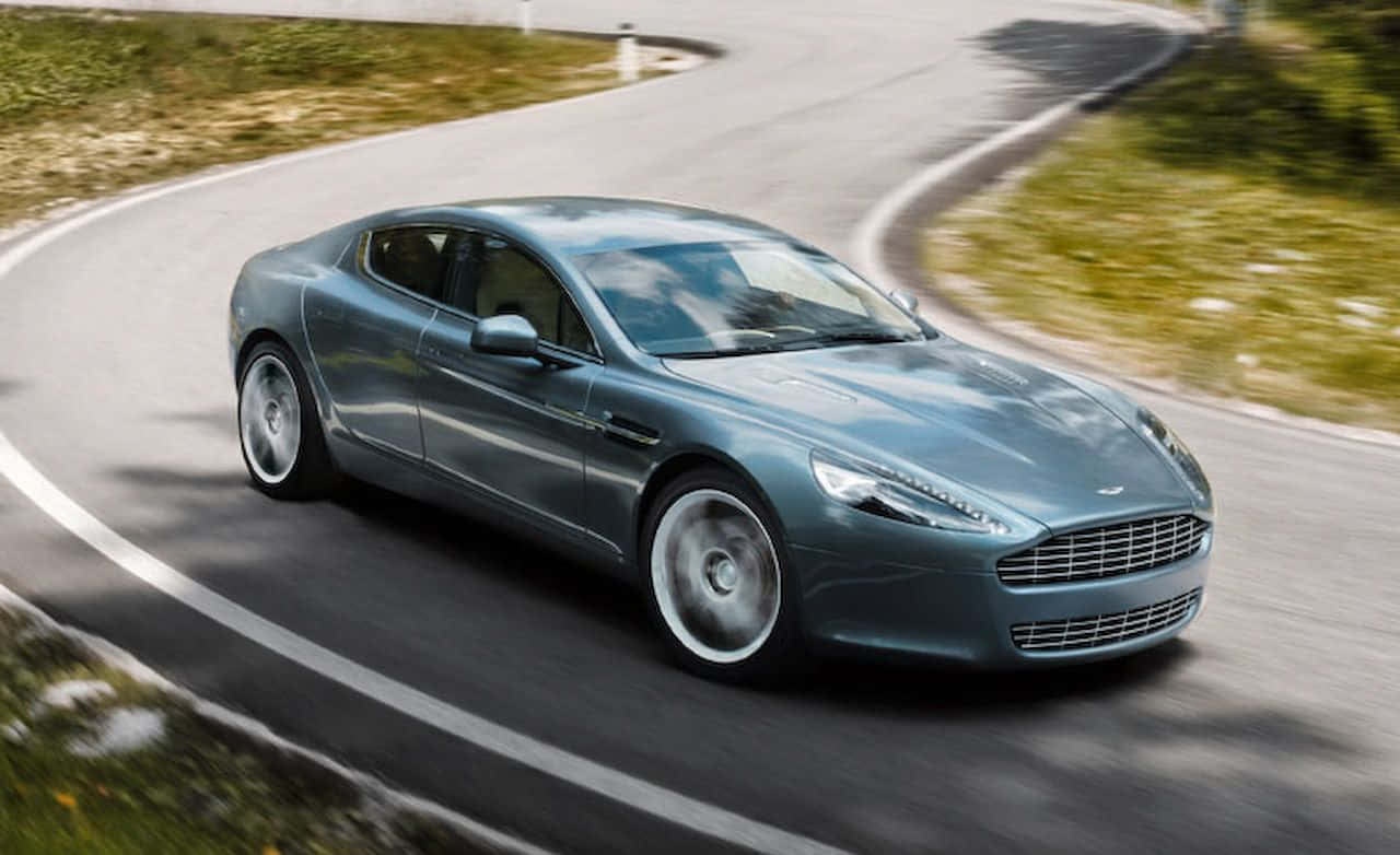 Aston Martin Rapide S - Mchangamfu Kamili wa Utendaji na Ukwasi Picha ya Ukuta