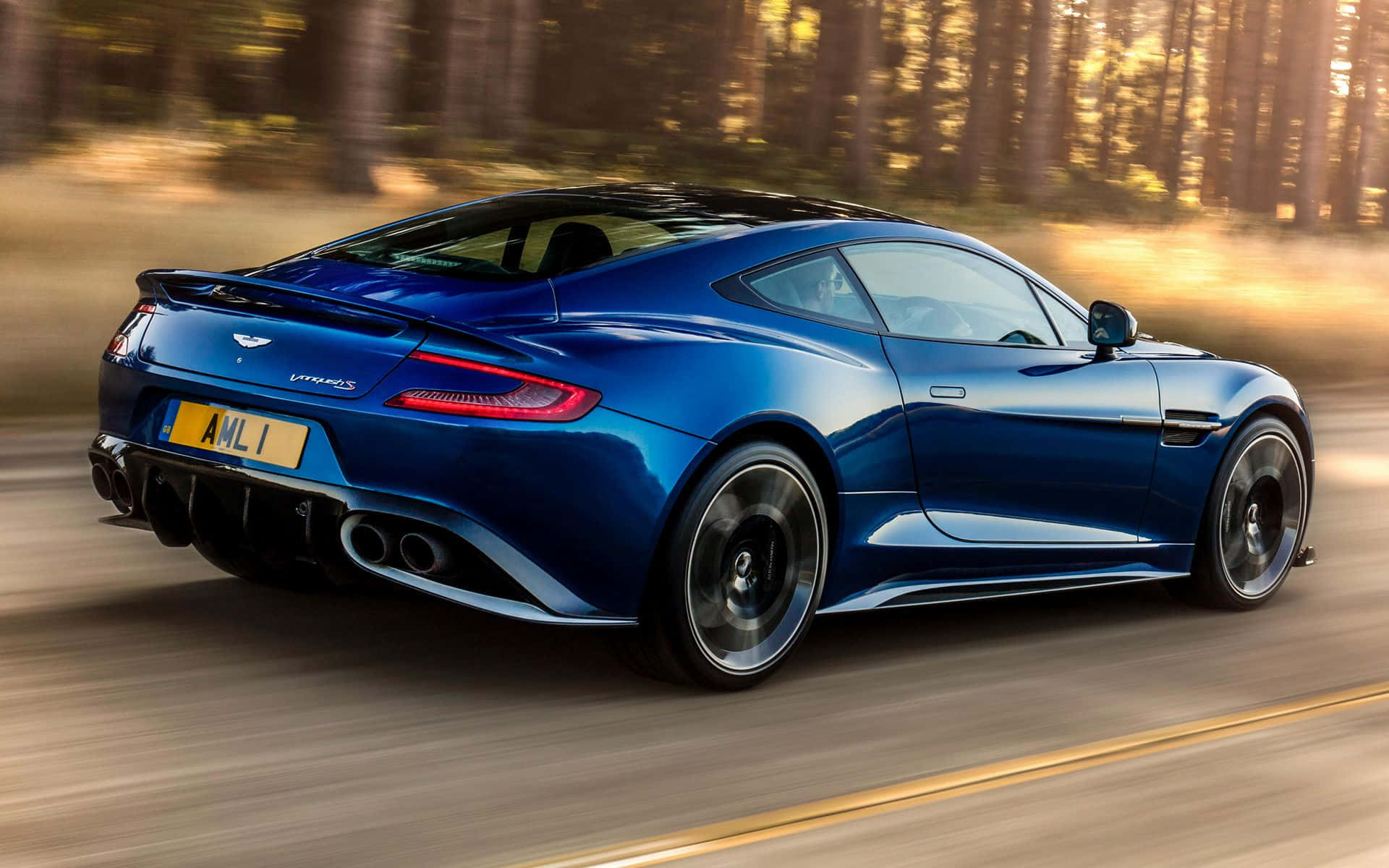Aston Martin Vanquish - Asili ya Dhana na Utendaji wa Uingereza Picha ya Ukuta