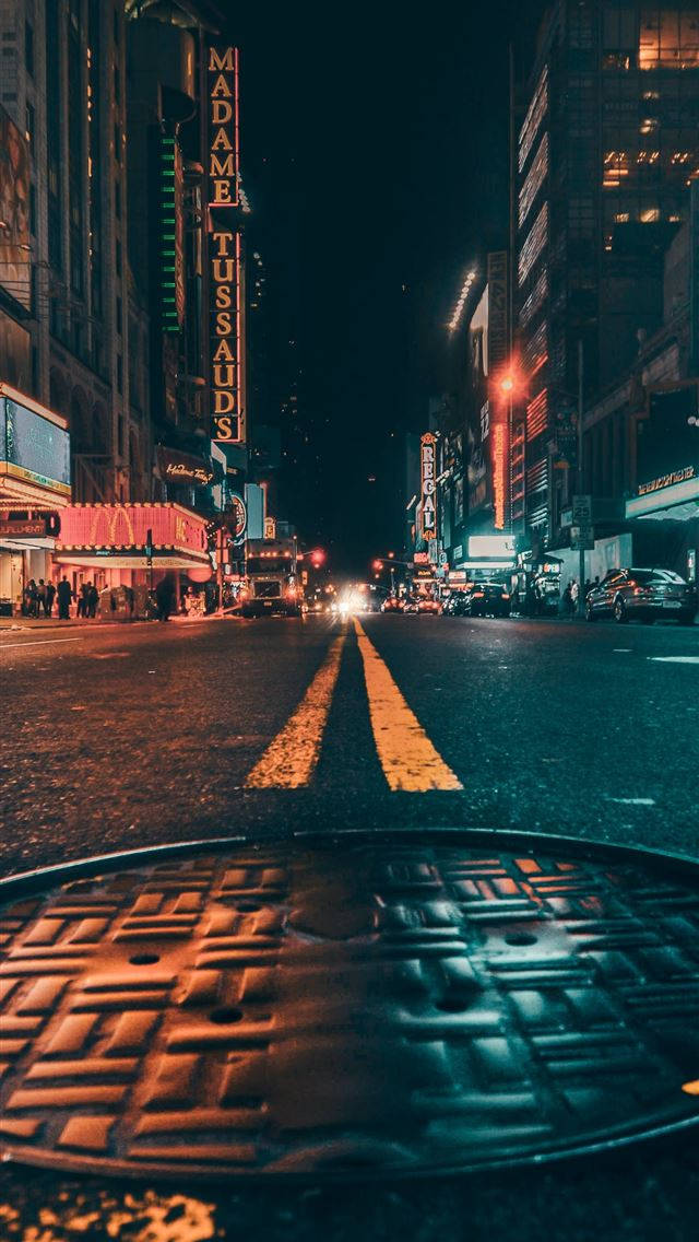 Barabara ya Aesthetic ya iPhone Nyeusi Picha ya Ukuta
