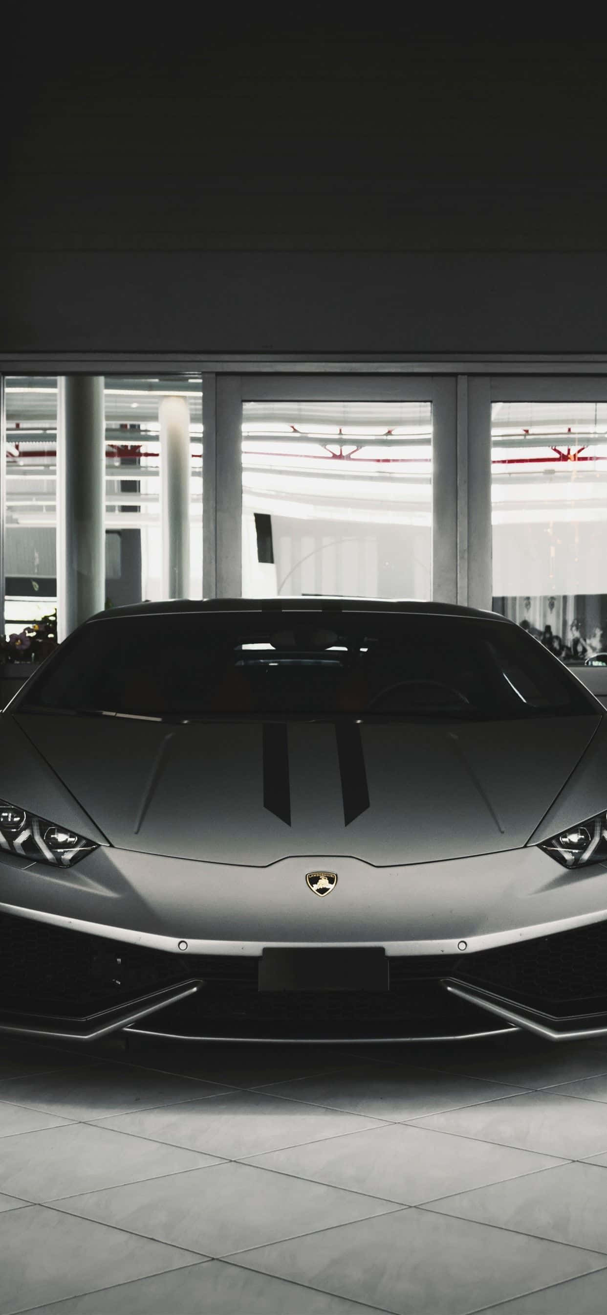Black Lamborghini iPhone Front View Picha ya Ukuta