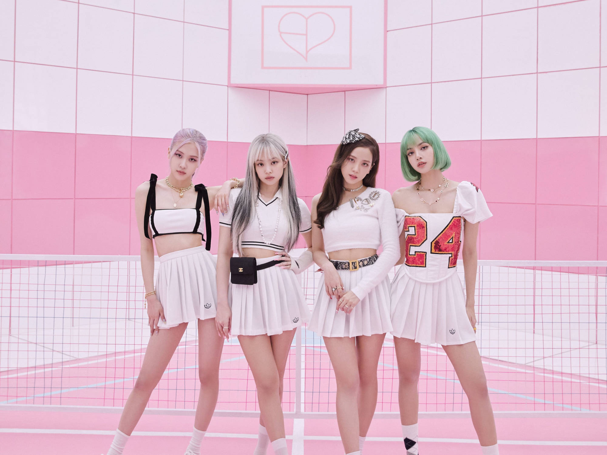Blackpink kwenye Mavazi ya Tenisi Kompyuta ya Meza Picha ya Ukuta