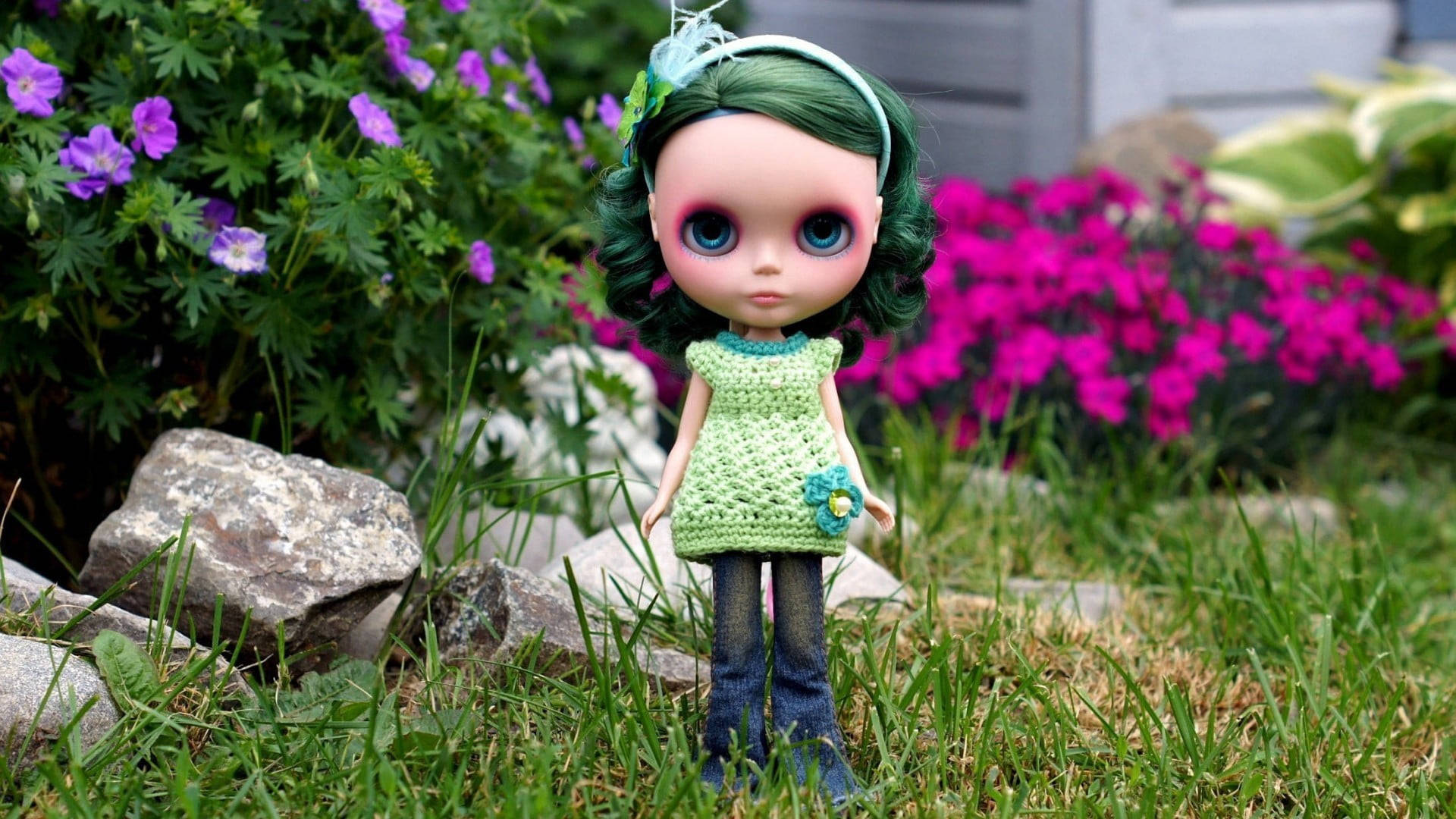 Bratz Aesthetic ya Mwenye Mwisho wa Kijani Picha ya Ukuta