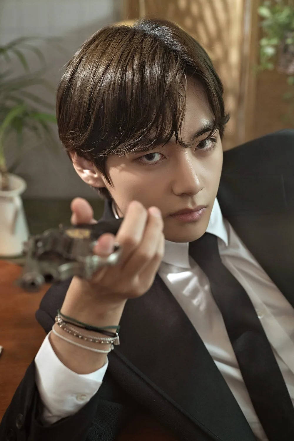 BTS V Akishika Bunduki Picha ya Ukuta