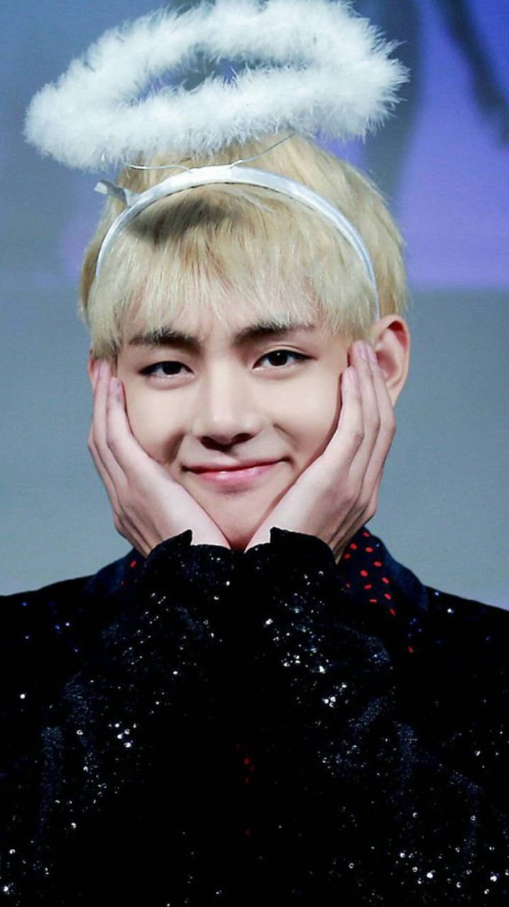 BTS V Mrembo Akiwa na Halo Picha ya Ukuta