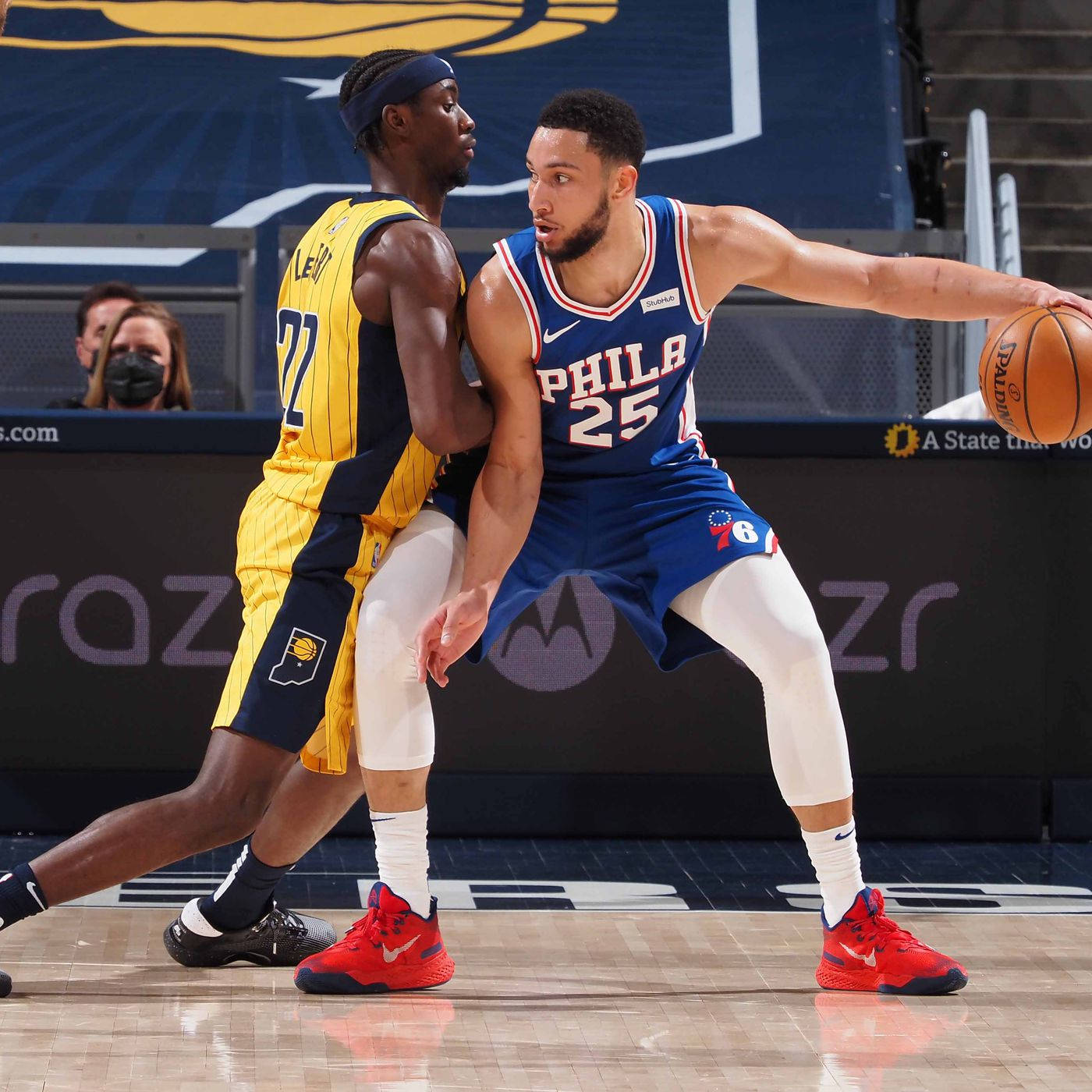 Caris Levert Against Ben Simmons Picha ya Ukuta