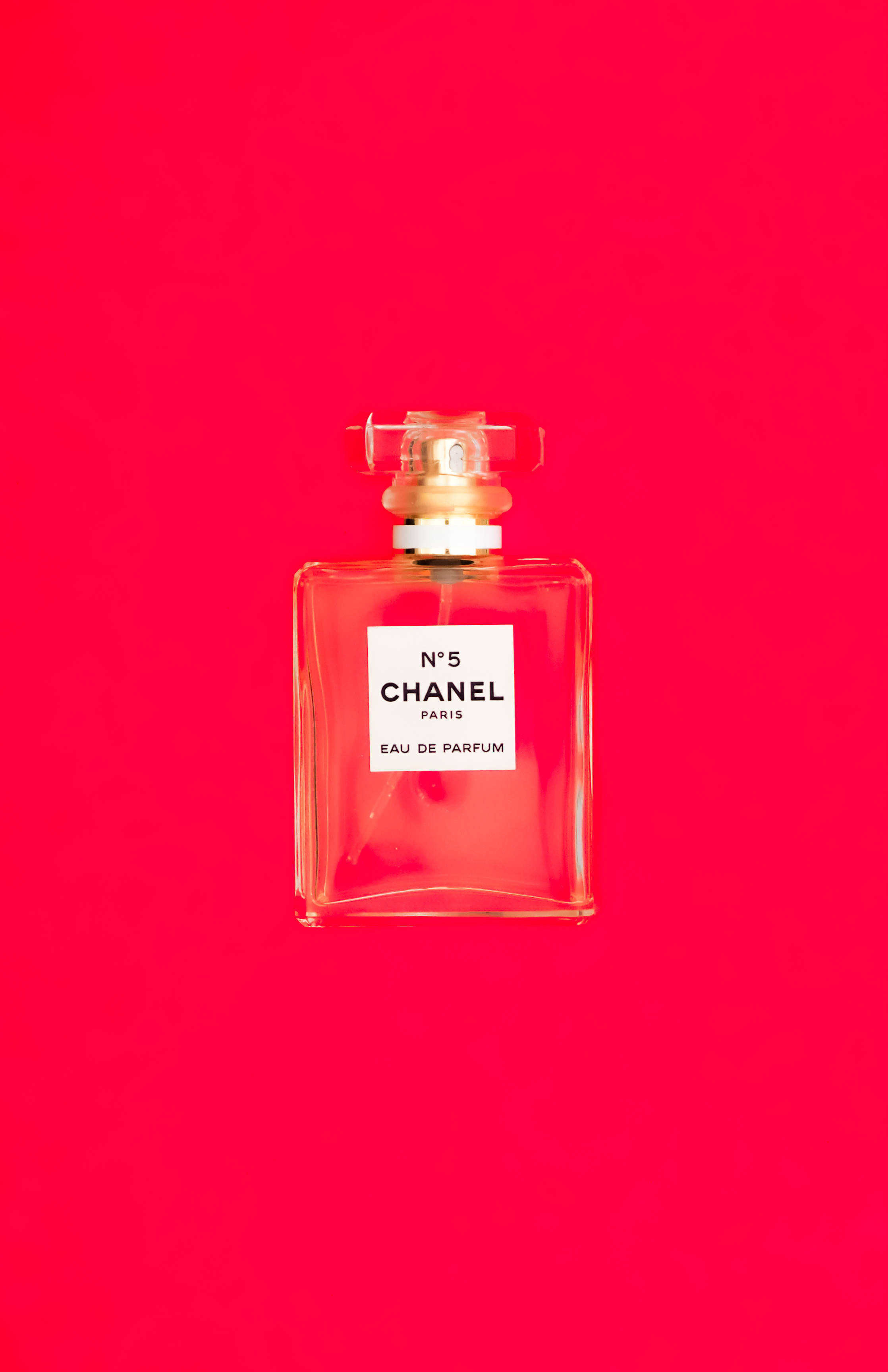 Chanel No. 5 Nyekundu Aesthetic Picha ya Ukuta