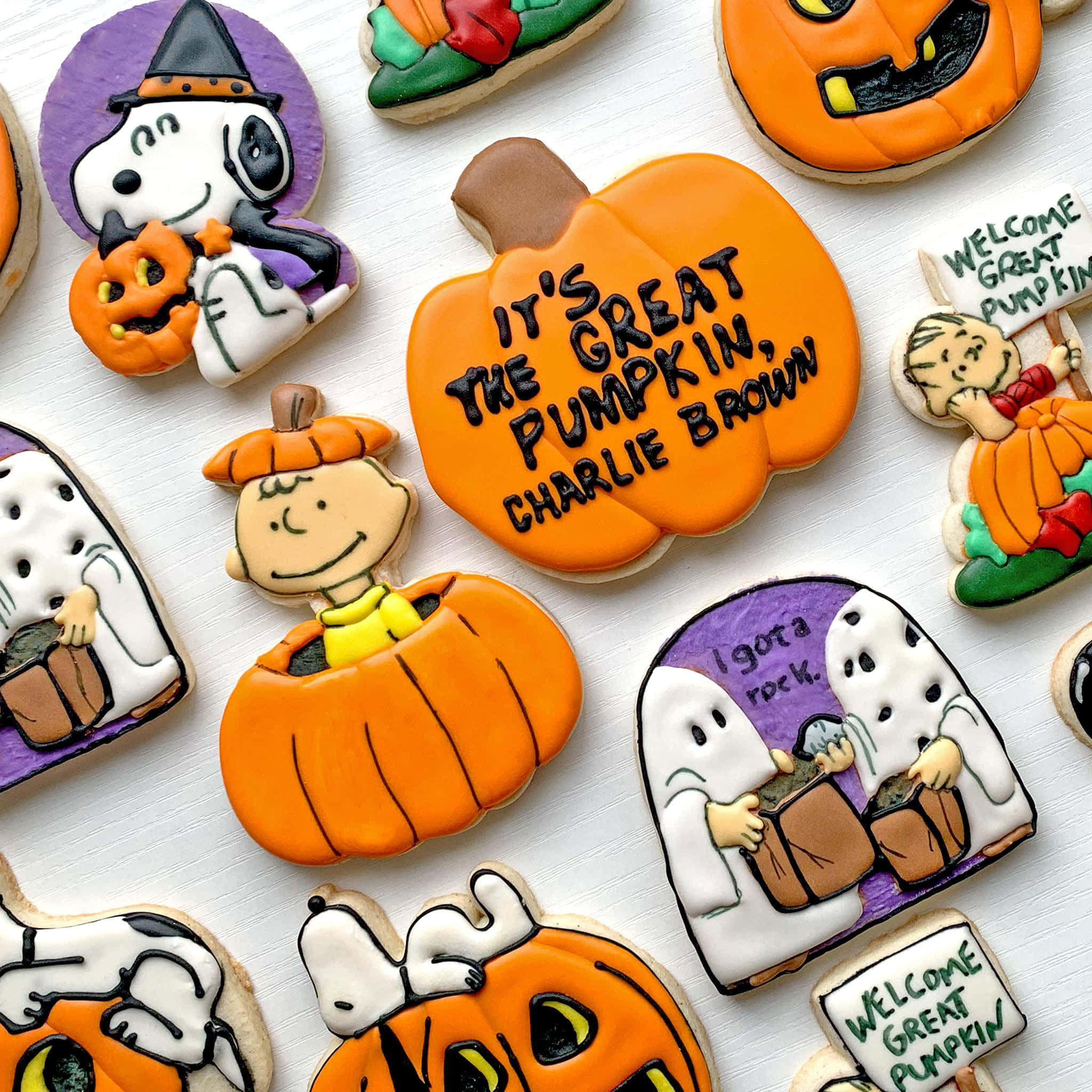 Charlie Brown anafurahia hali ya kutisha ya Halloween! Picha ya Ukuta