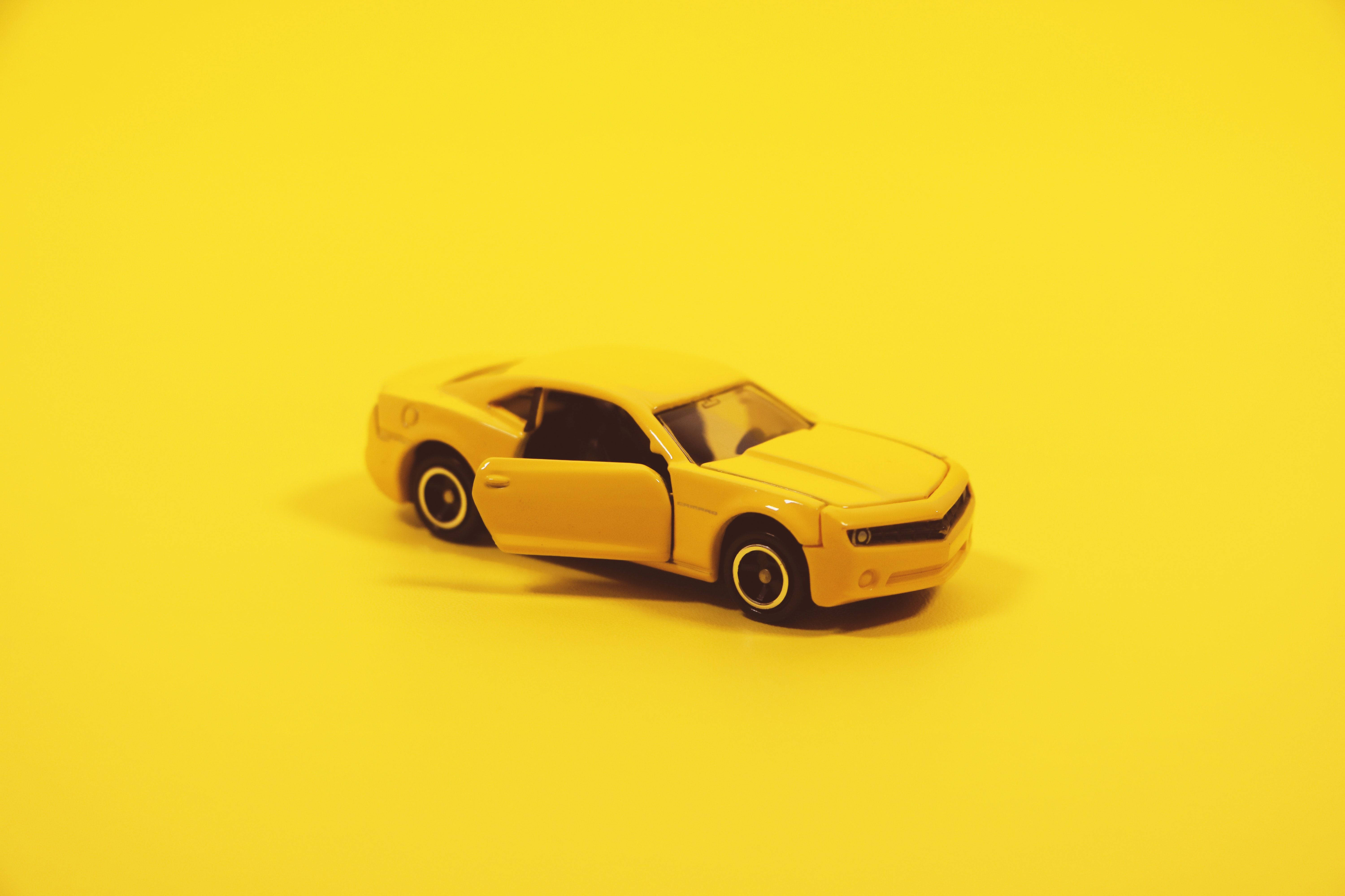 Chevrolet Camaro ya Manjano ya Ubora wa HD Picha ya Ukuta
