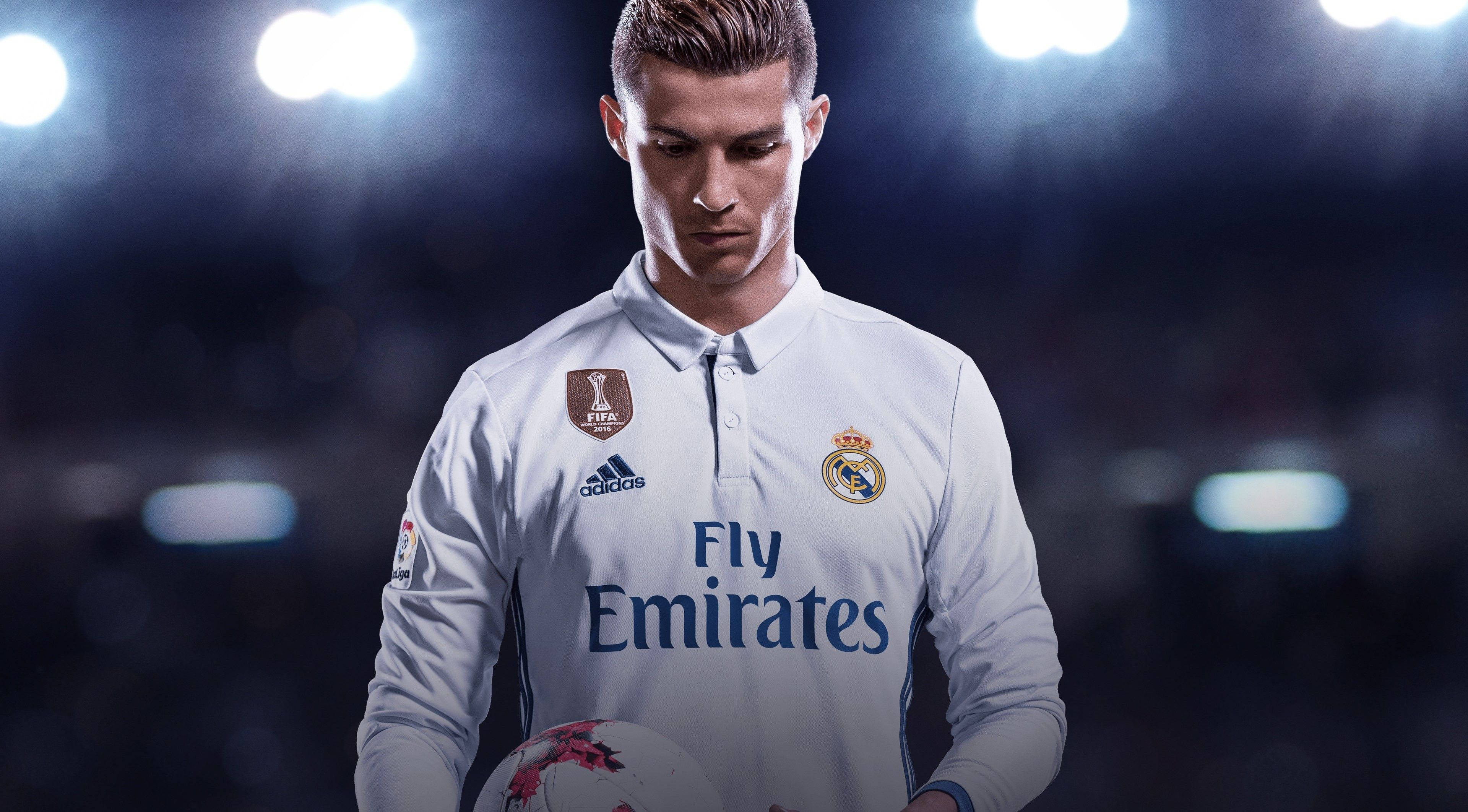 Cristiano Ronaldo akifurahia mafanikio ya kimataifa kwa ujuzi wake wa kipekee katika FIFA 17 Picha ya Ukuta