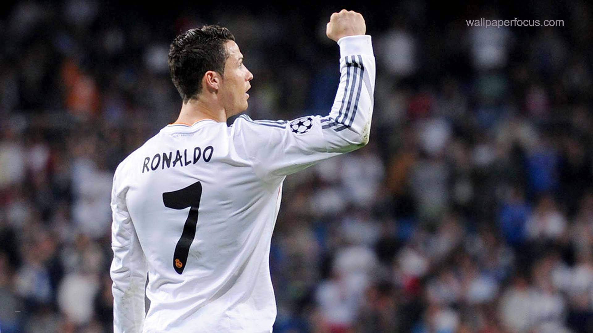 Cristiano Ronaldo anasherehekea bao. Picha ya Ukuta