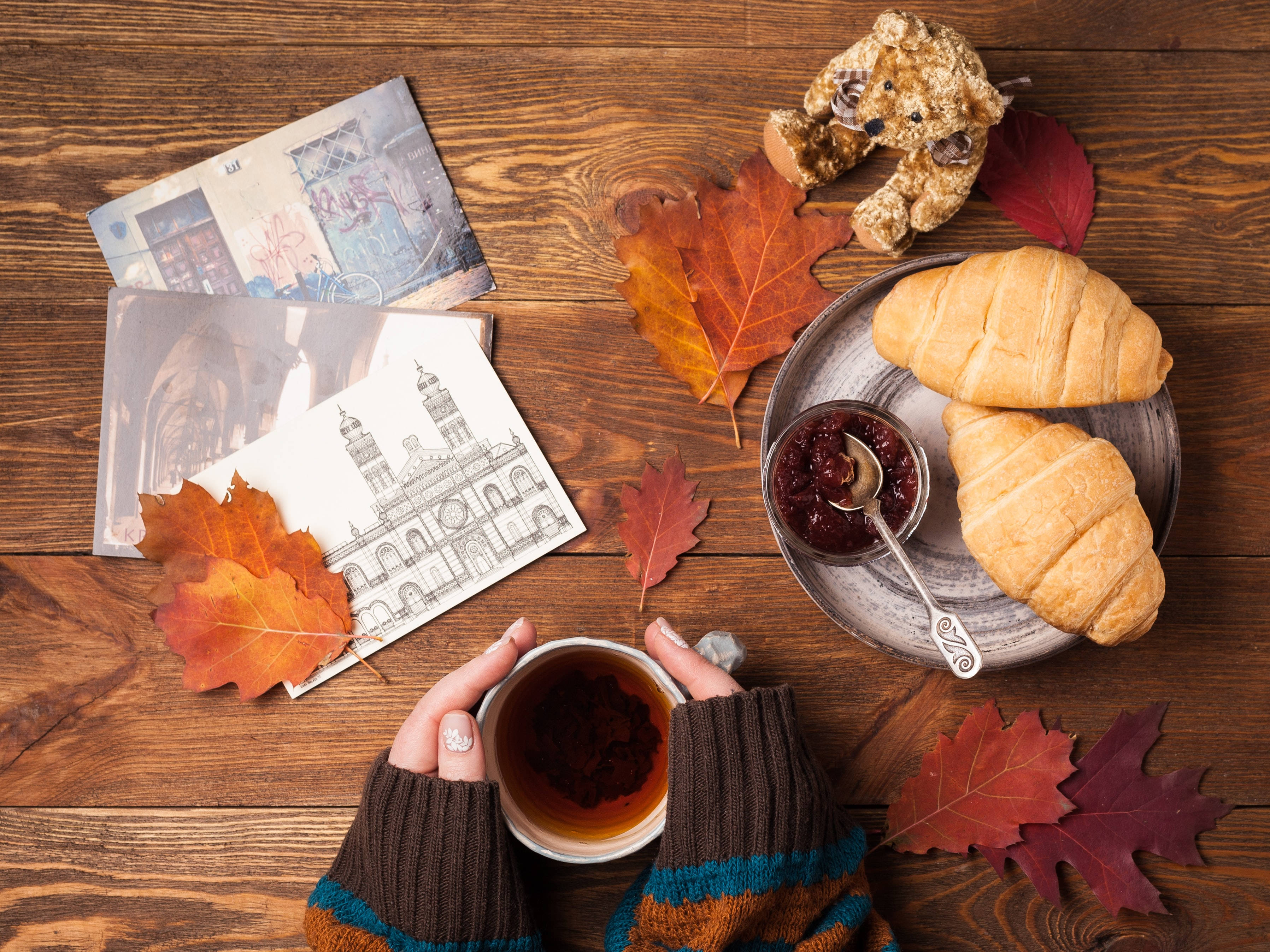 Croissants za Autumn Zenye Faraja Picha ya Ukuta