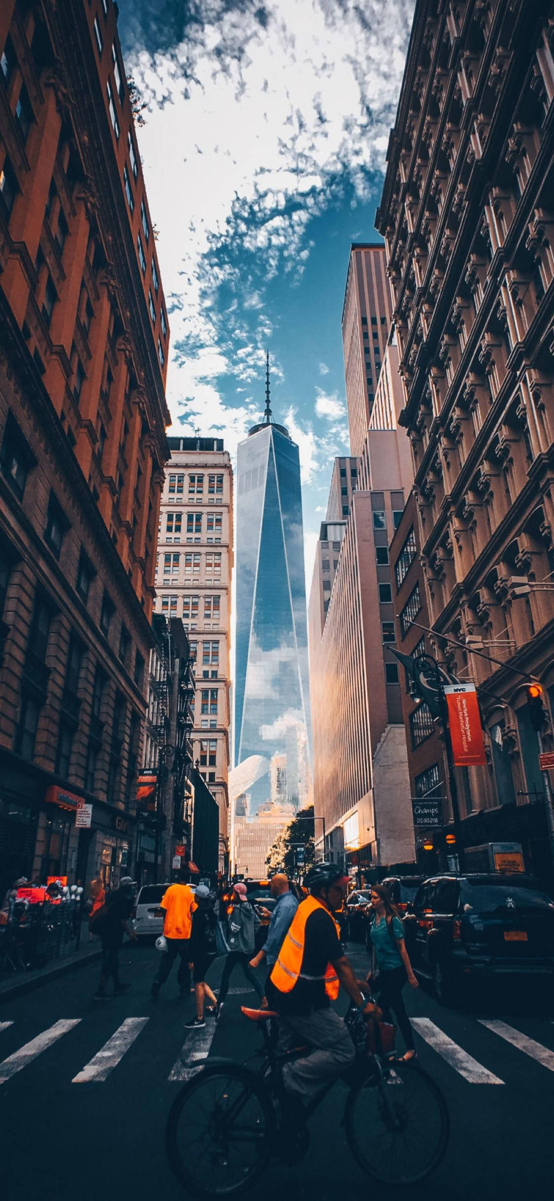 Crossing The Busy Streets New York iPhone Picha ya Ukuta
