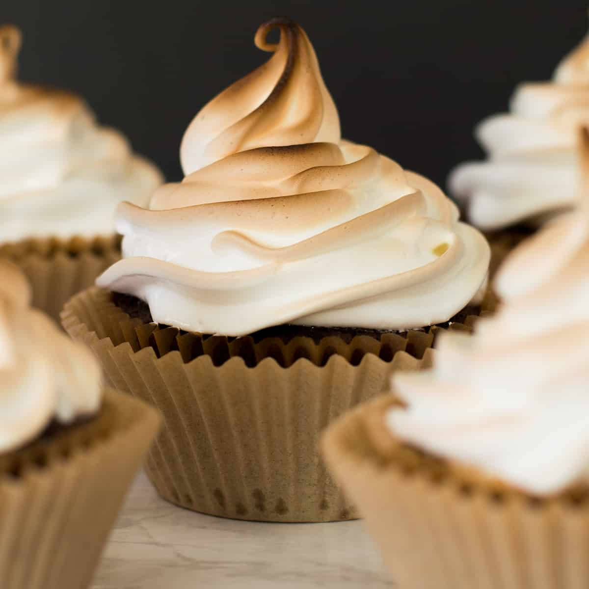 Cupcake ya Ombre Marshmallow Frosting Picha ya Ukuta