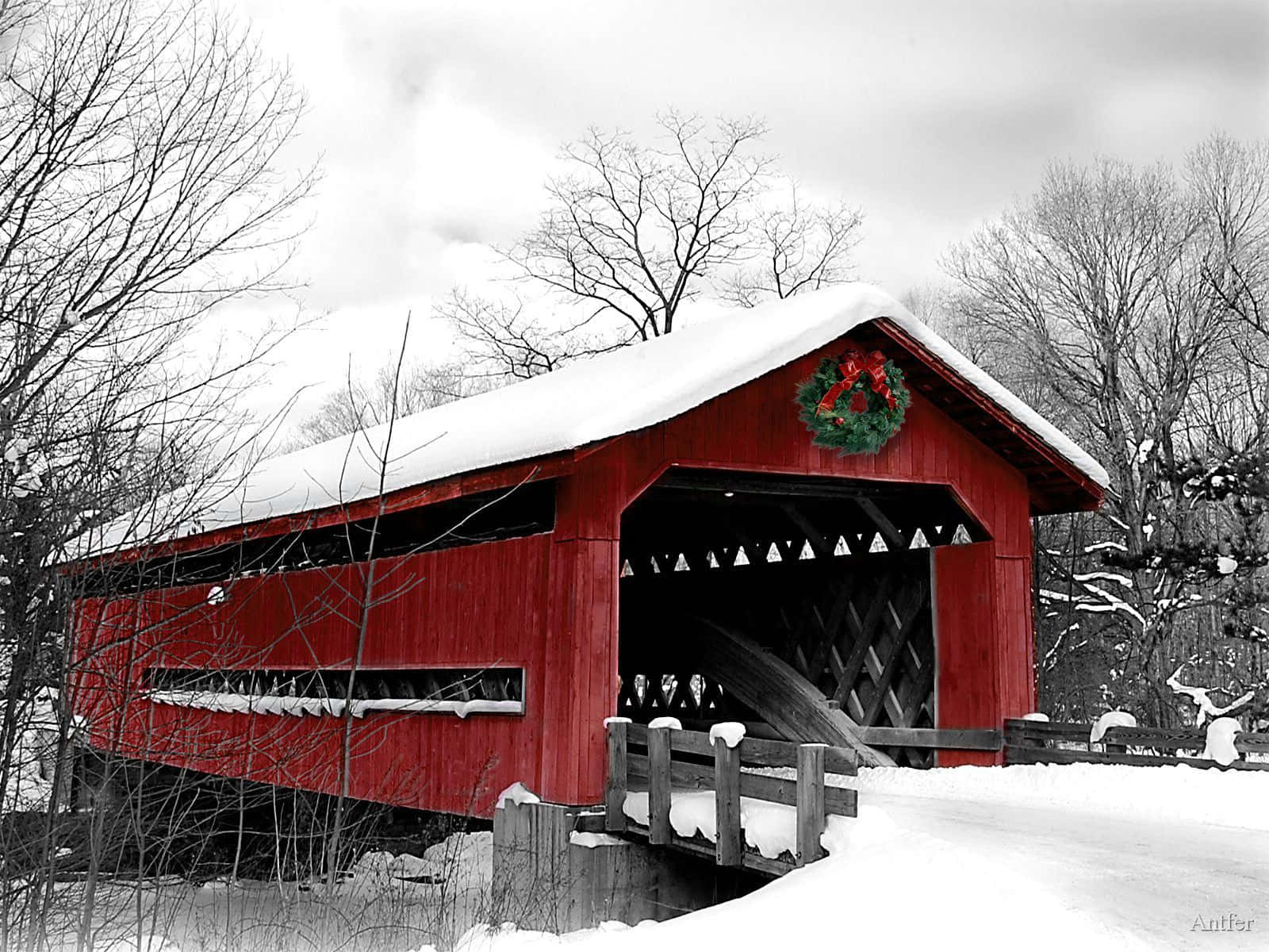 Daraja la Flume Lililofunikwa New Hampshire Majira ya Baridi Picha ya Ukuta