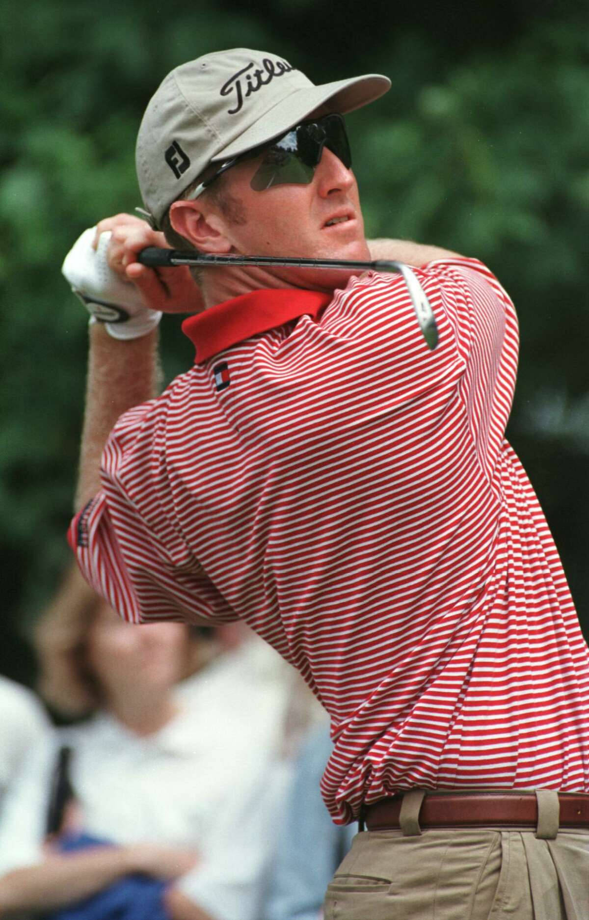 David Duval Katika Kanzu ya Mistari Nyekundu Picha ya Ukuta