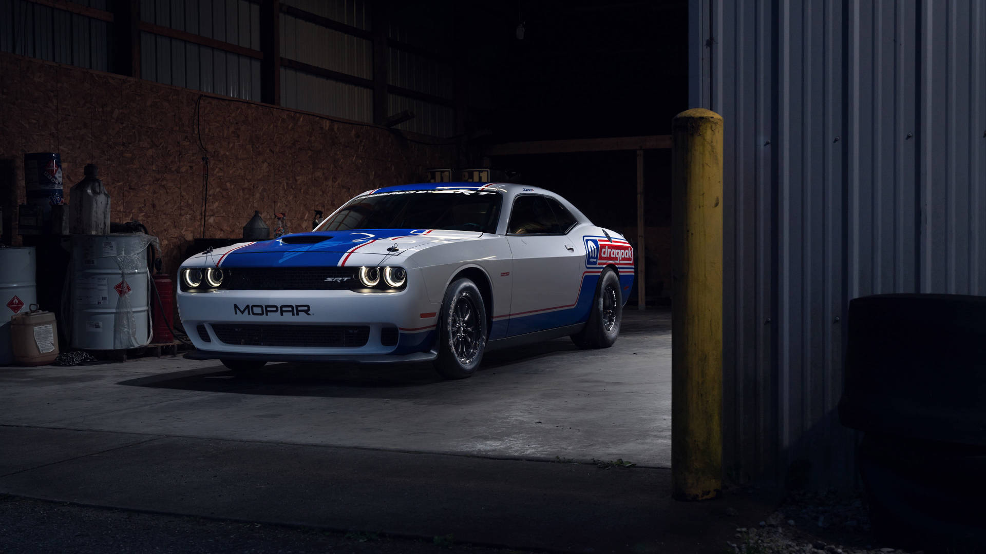 Dodge Challenger 2021 Nyeupe Na Bluu Picha ya Ukuta