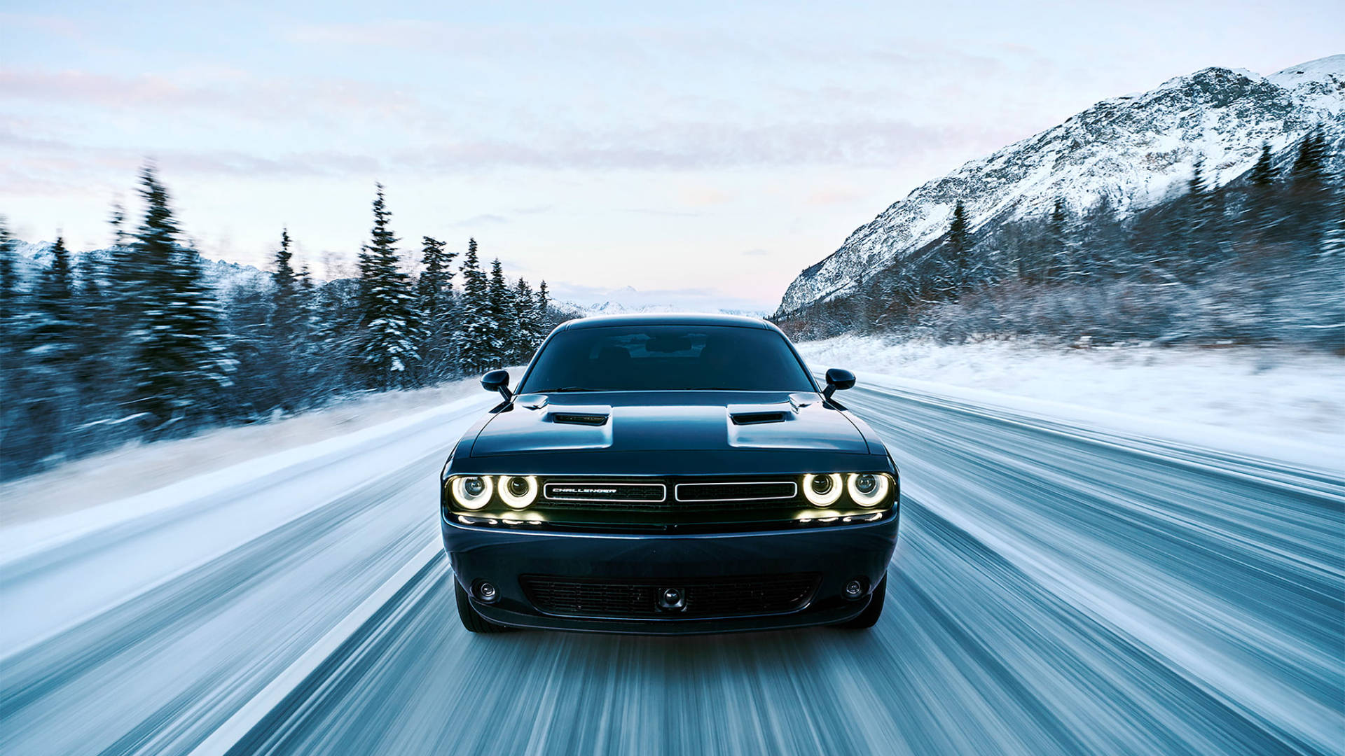 Dodge Challenger Bluu 2017 Wakati Wa Majira Ya Baridi Picha ya Ukuta
