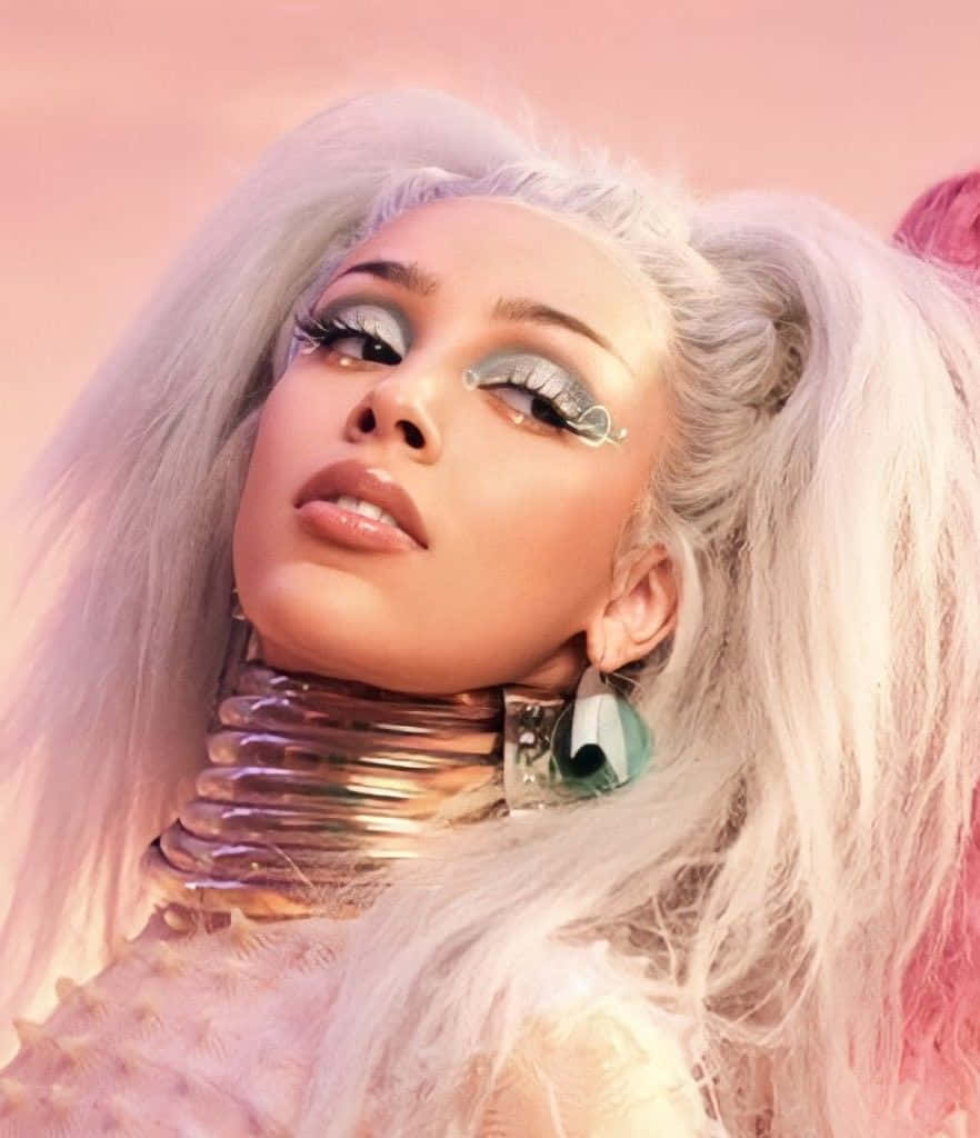 Doja Cat akileta mtindo wake wa kipekee jukwaani Picha ya Ukuta