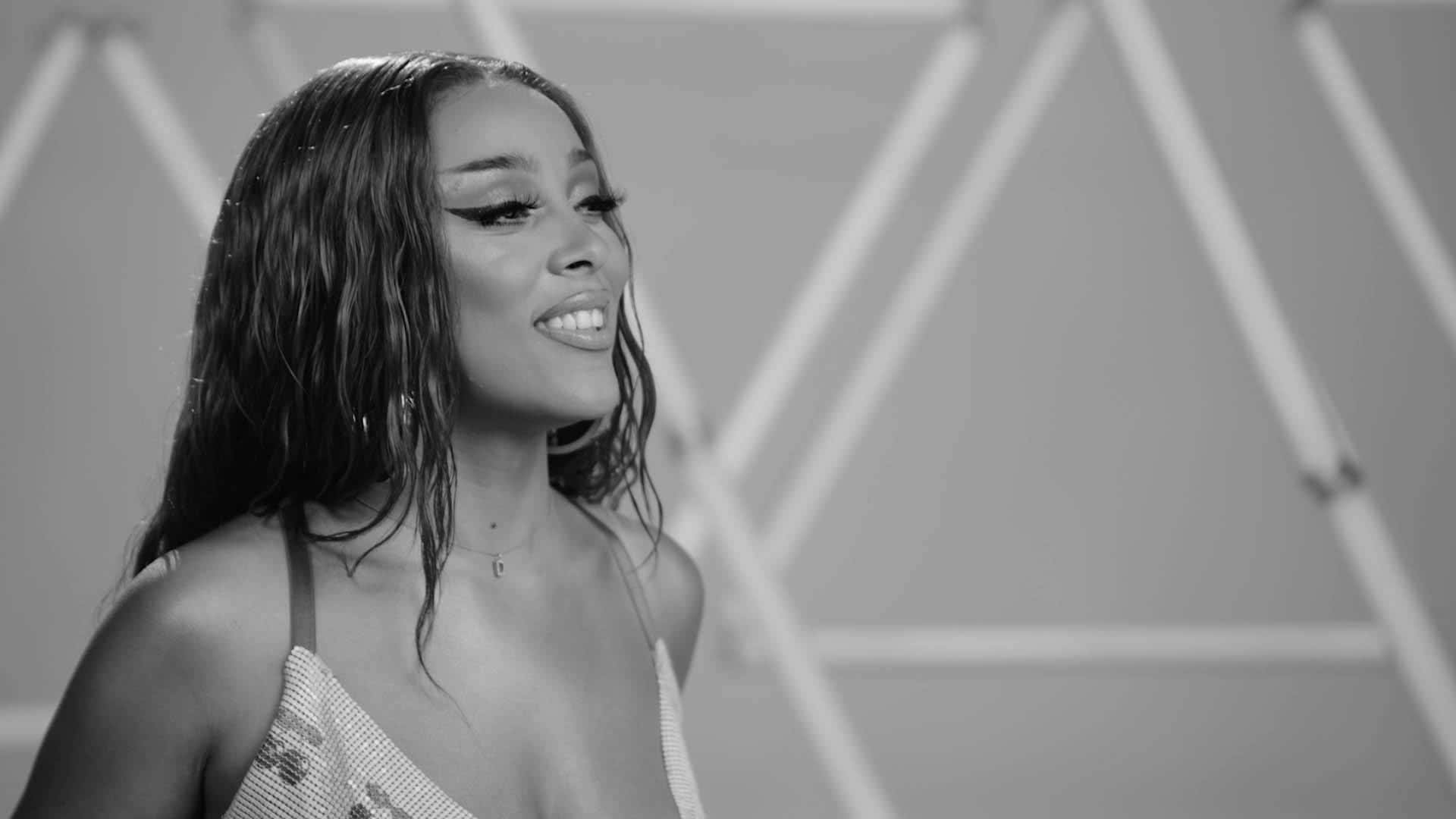 Doja Cat Mwanamke Mweusi Mrembo Picha ya Ukuta
