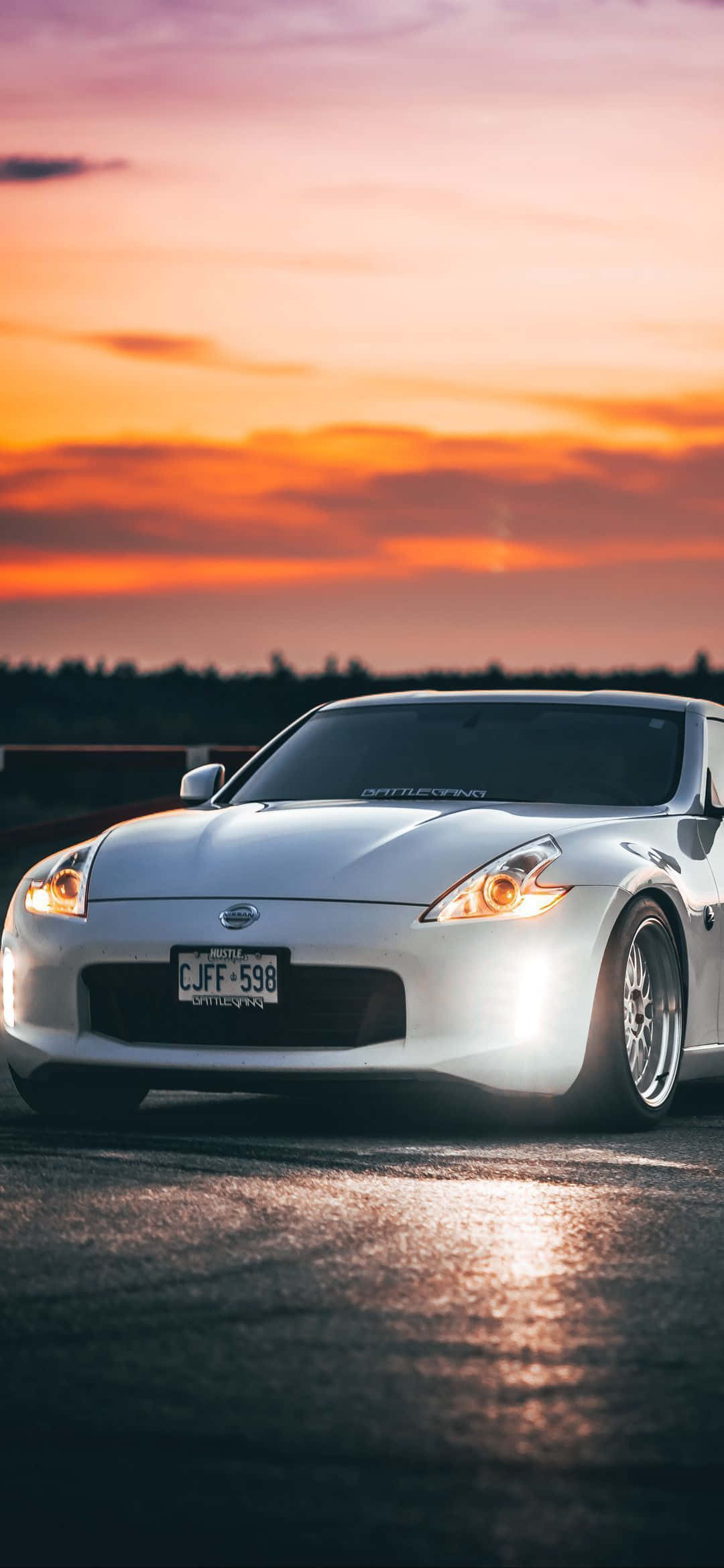 Driving In Style - Nissan 350Z on an iPhone Picha ya Ukuta