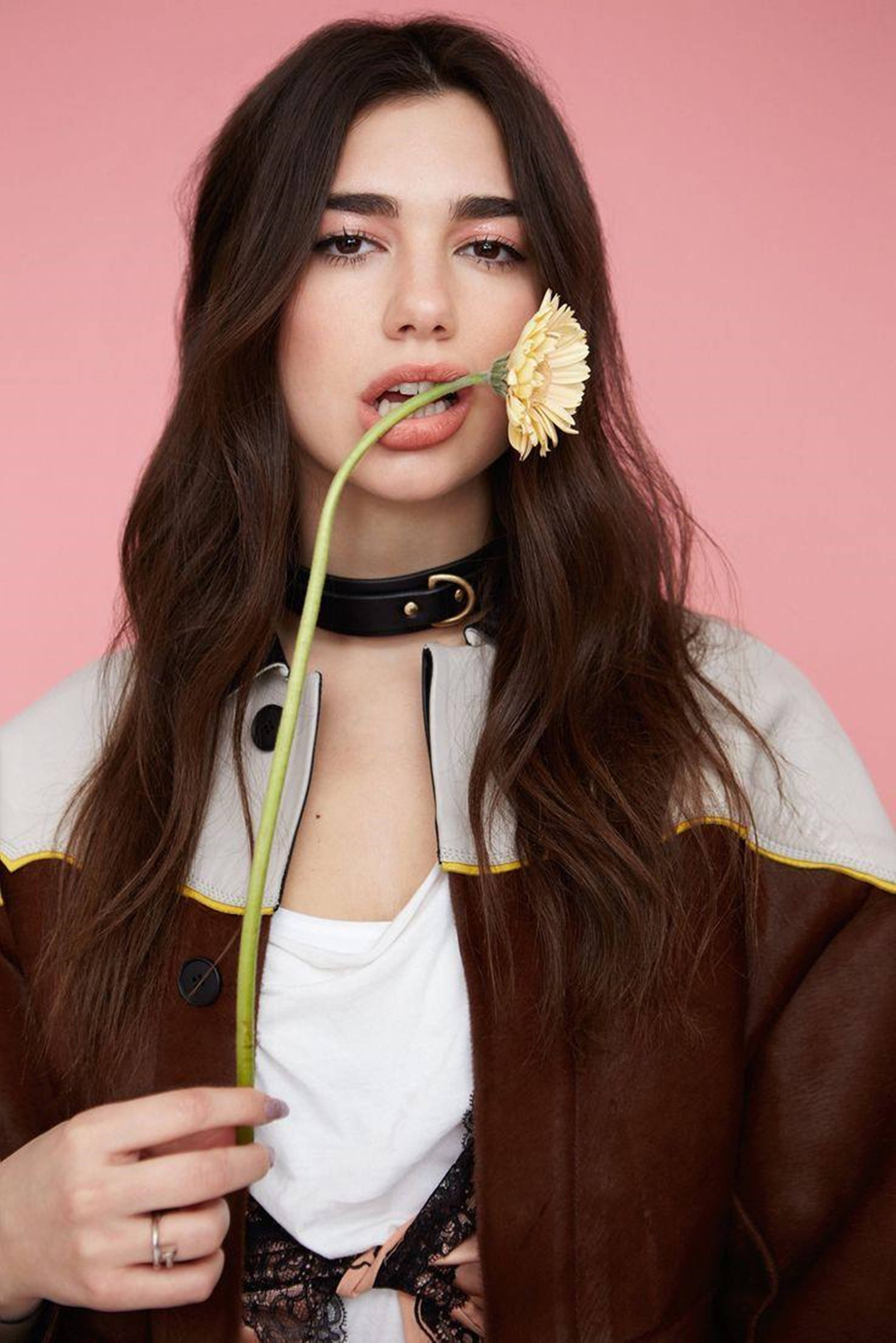 Dua Lipa 4K Kwa Glamcult Picha ya Ukuta