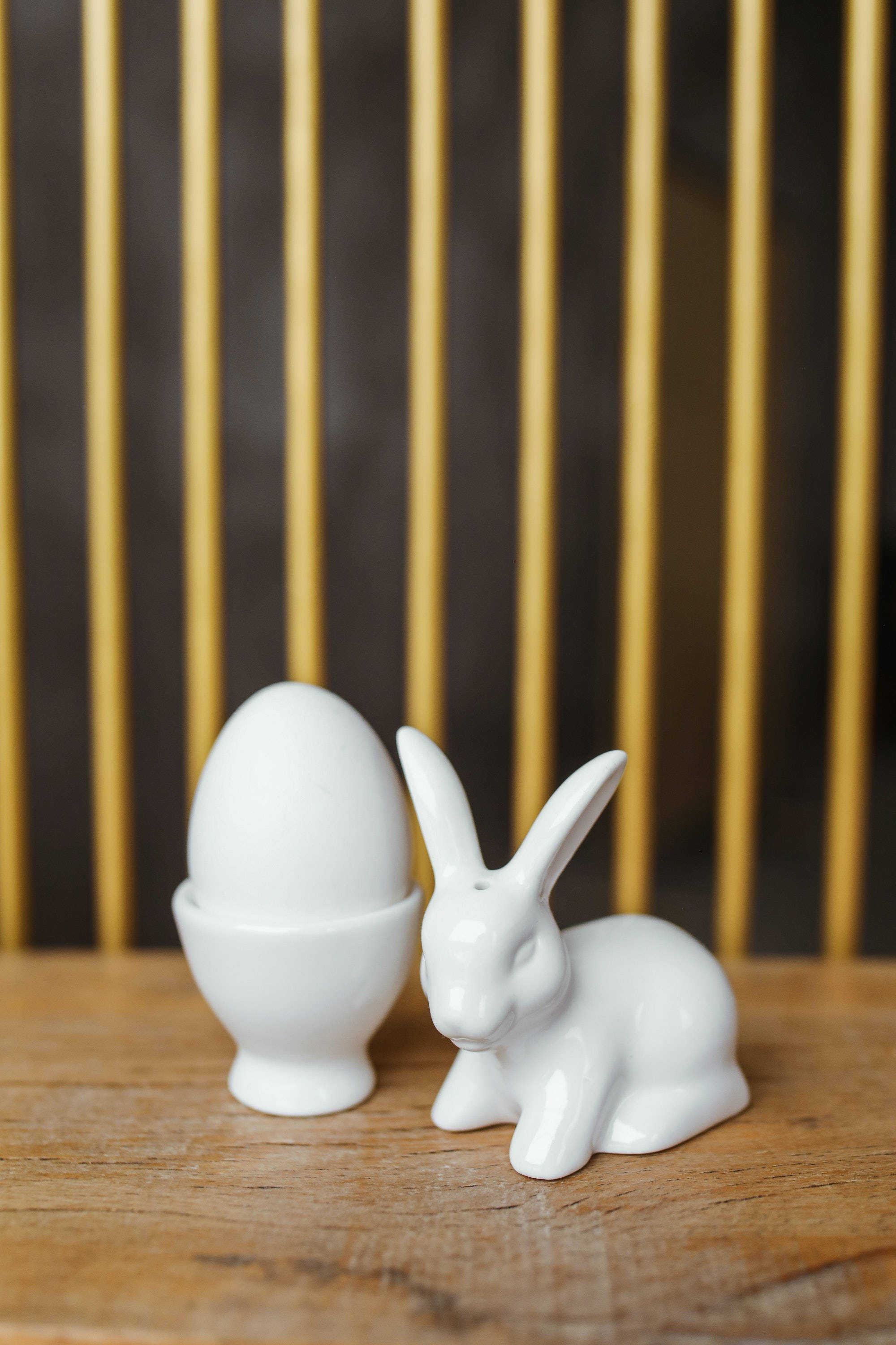 Egg With A Ceramic Rabbit Picha ya Ukuta