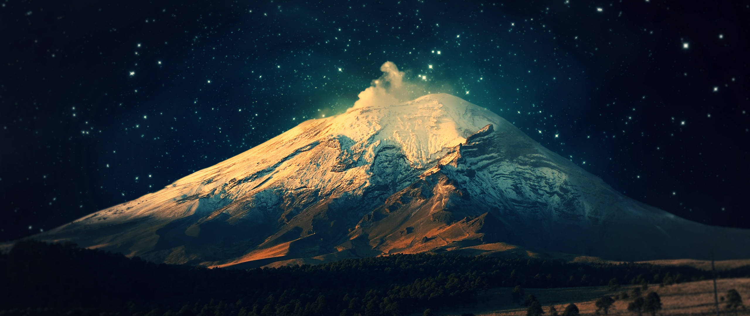 Enjoying the night view of the magnificent mountain Picha ya Ukuta