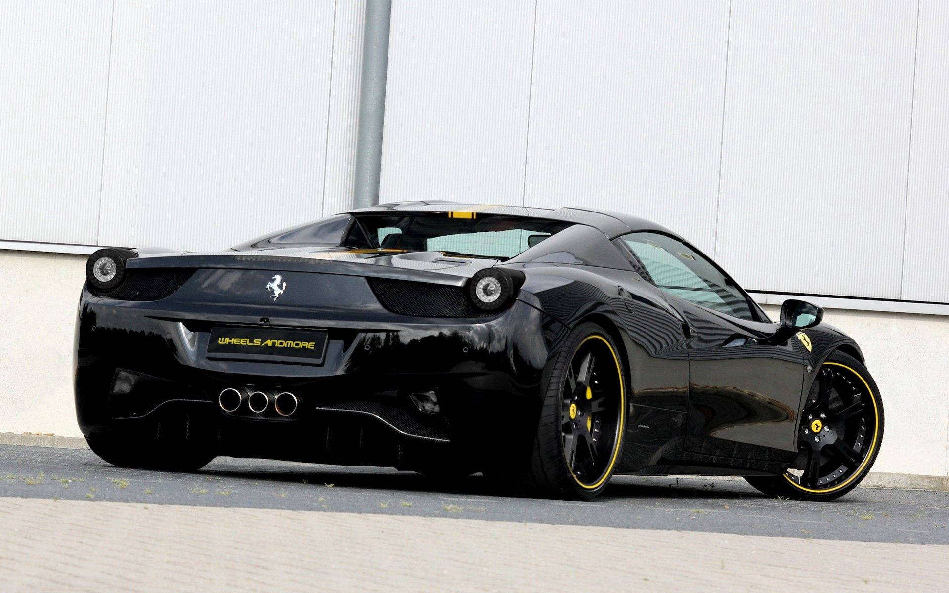 Ferrari 458 Italia Nyeusi yenye Nguvu Picha ya Ukuta