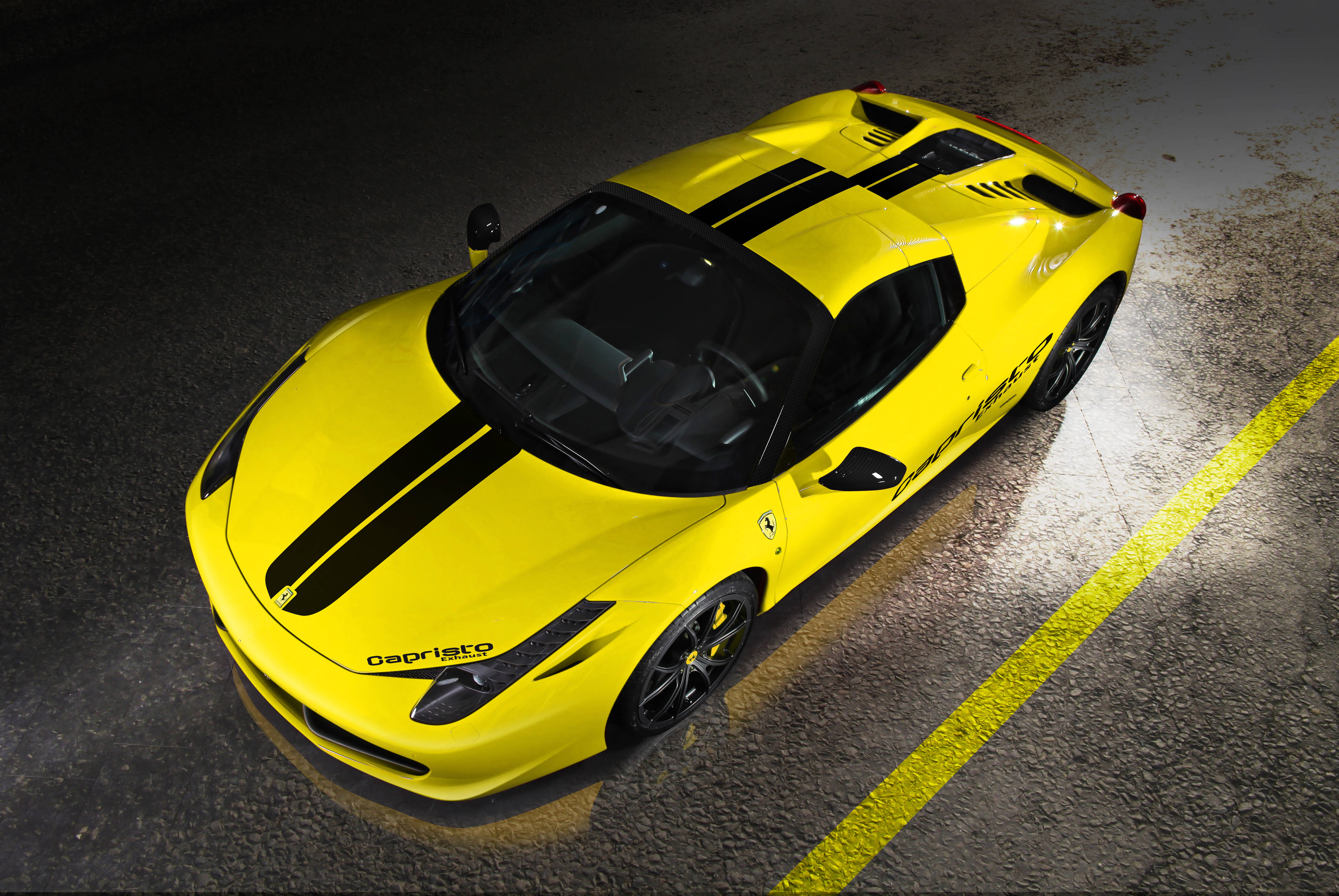 Ferrari 458 Spider ni kazi ya sanaa na nguvu katika mwendo Picha ya Ukuta