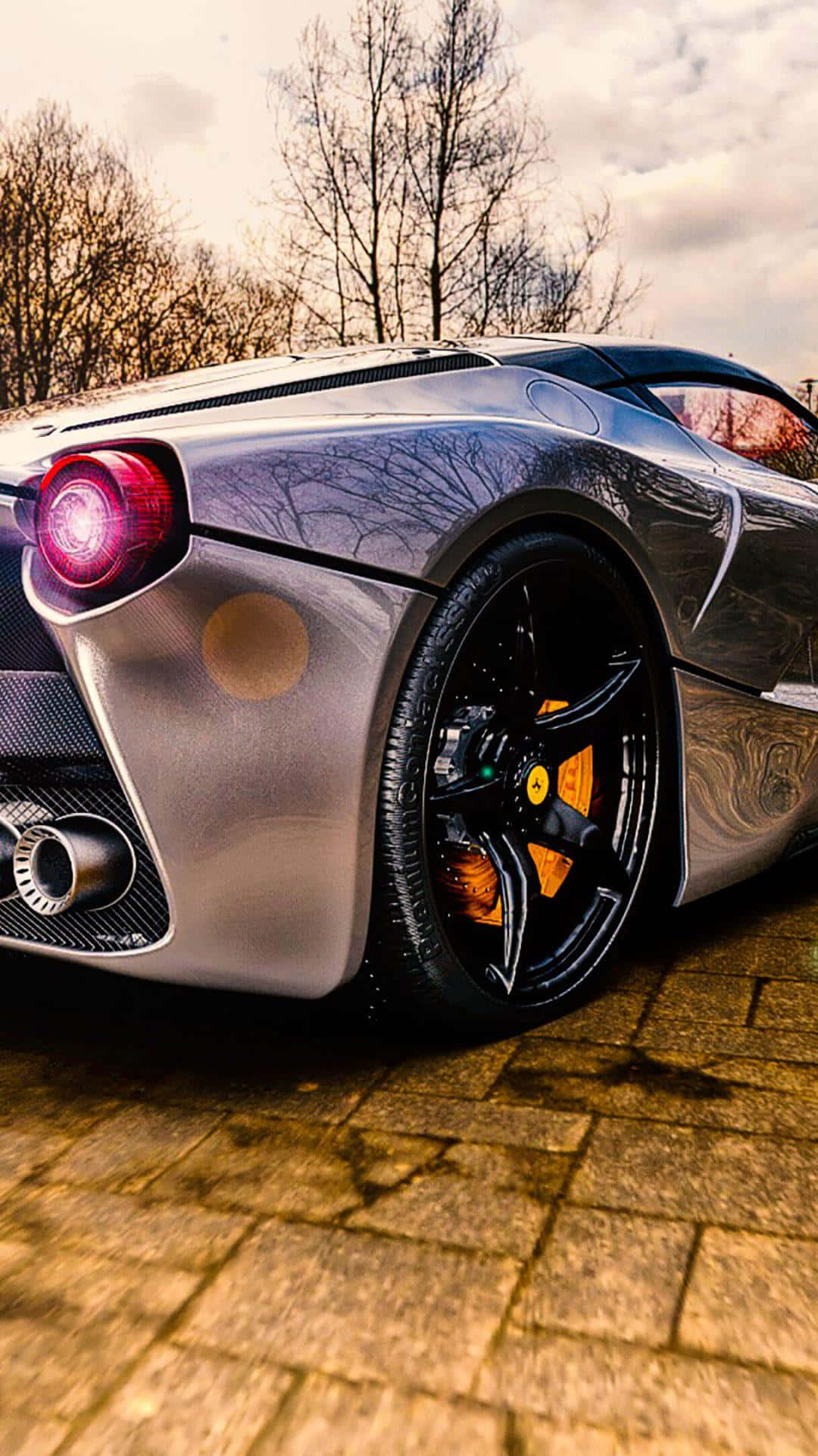 Ferrari ya Fedha ya Gharama Kubwa Picha ya Ukuta