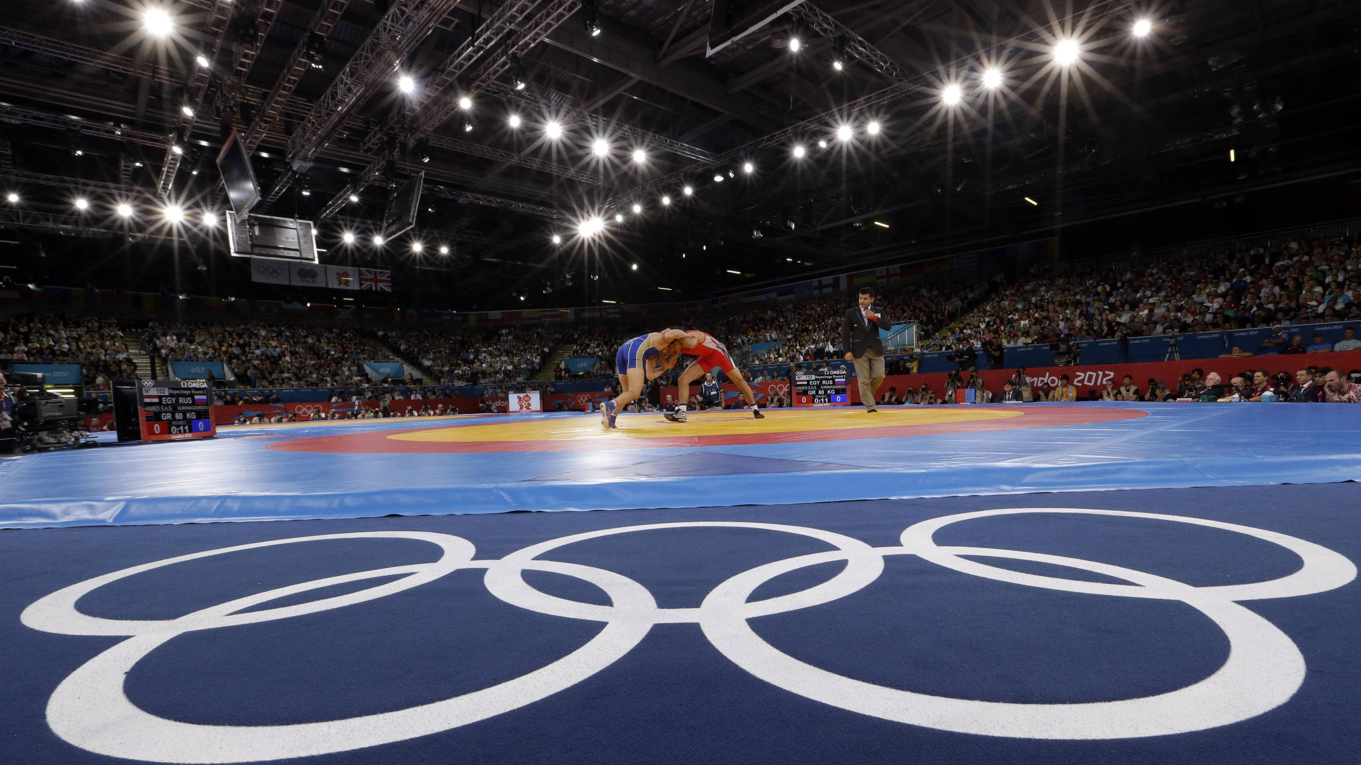 Fierce Competition at the Olympic Games Picha ya Ukuta