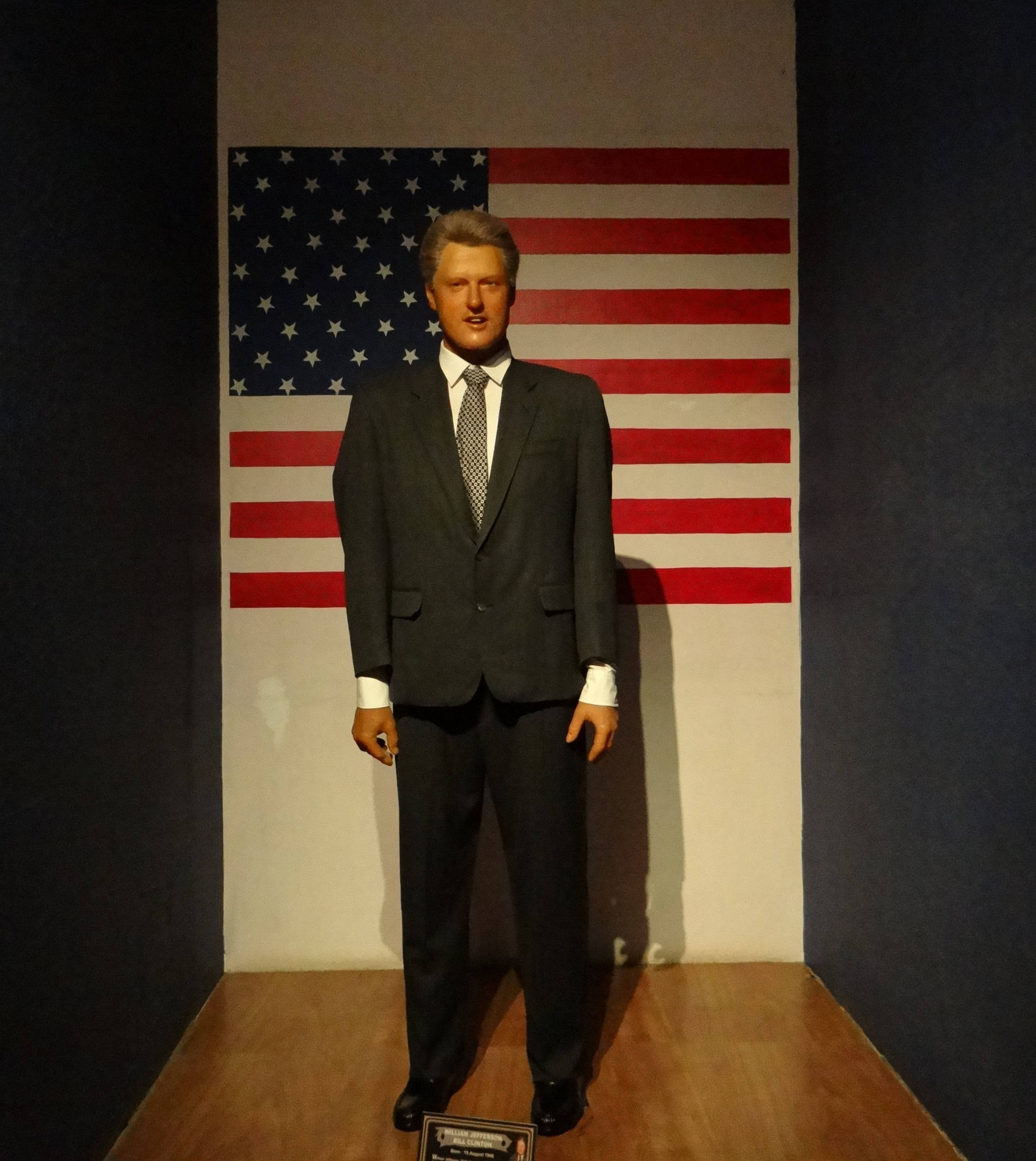 Former US President Bill Clinton delivering a speech Picha ya Ukuta