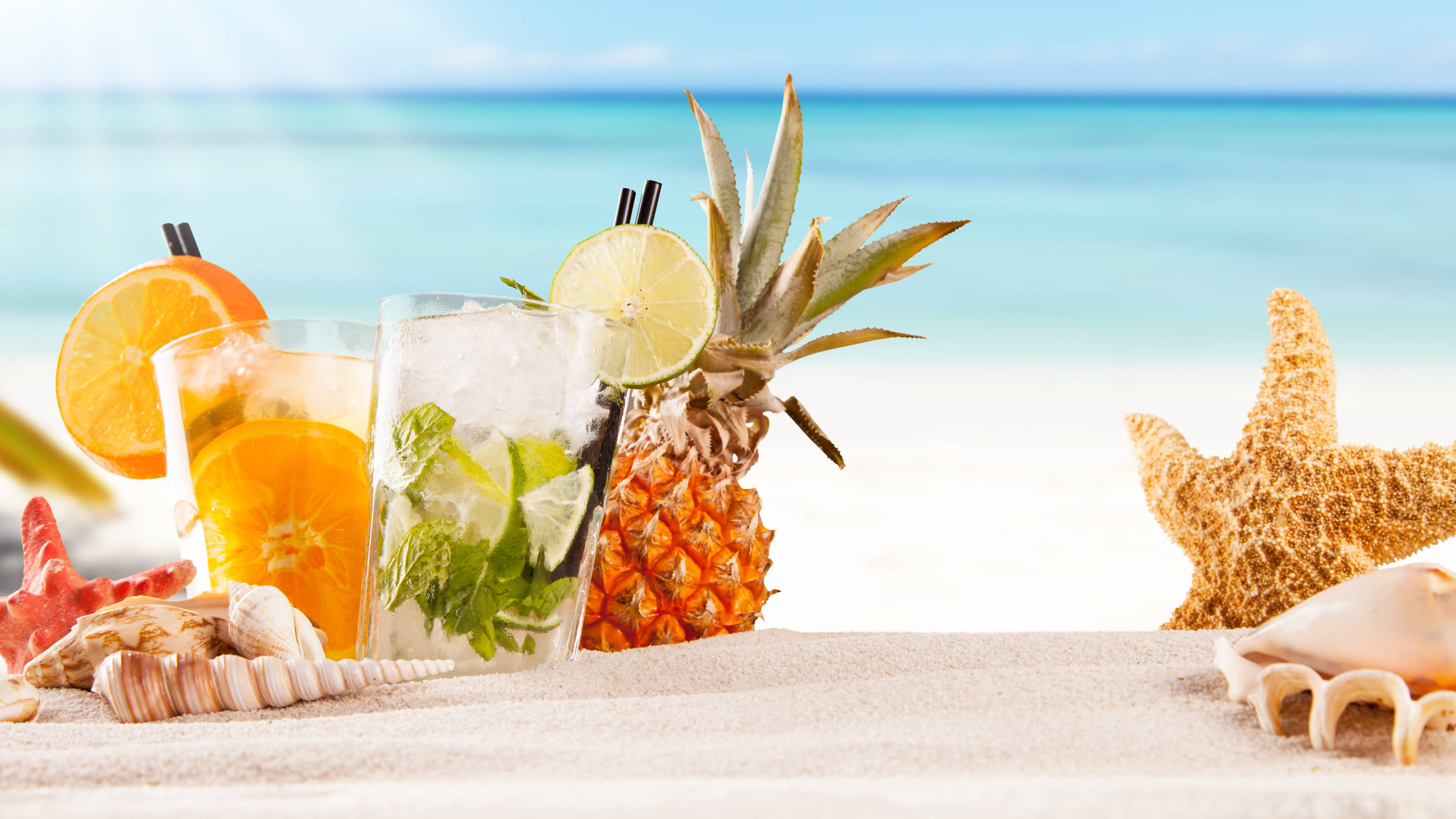 Fruity Gin Mix Tropical Drink Picha ya Ukuta