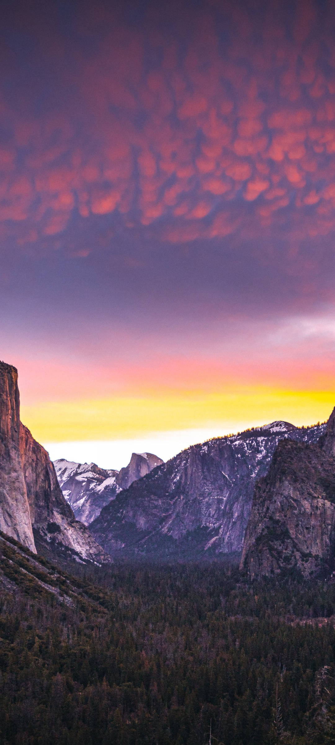 Furahia mandhari ya kupendeza katika Parki ya Kitaifa ya Yosemite kwenye iPhone yako Picha ya Ukuta