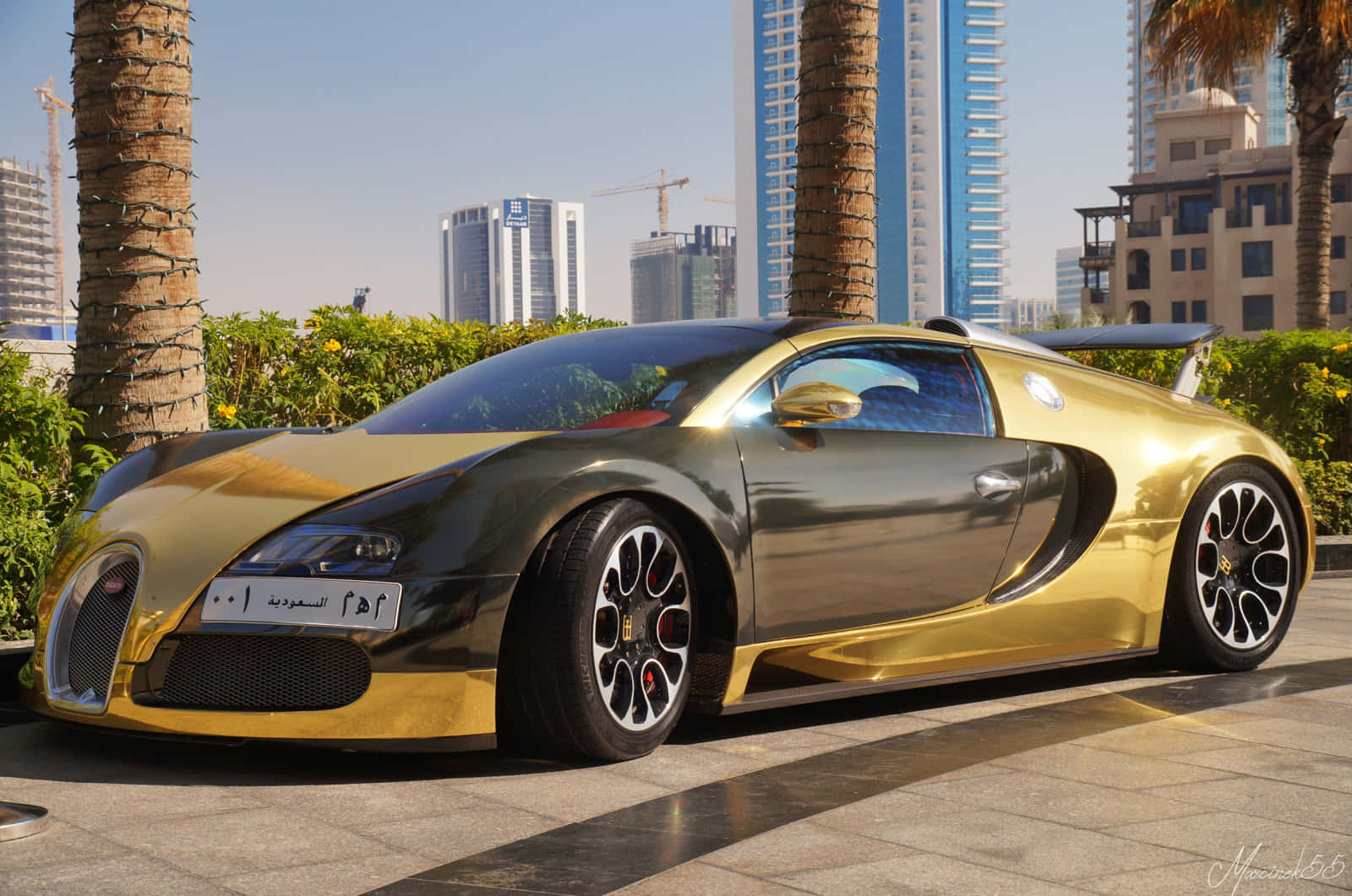 Gari la Dhahabu la Bugatti Veyron Limegohi Picha ya Ukuta