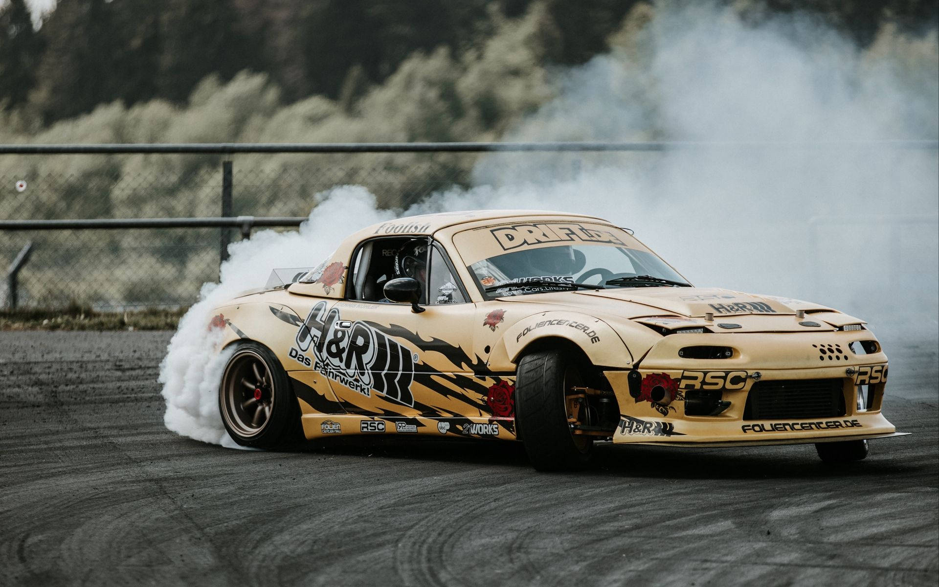 Gari la Mazda RX-7 Linaloteleza Picha ya Ukuta