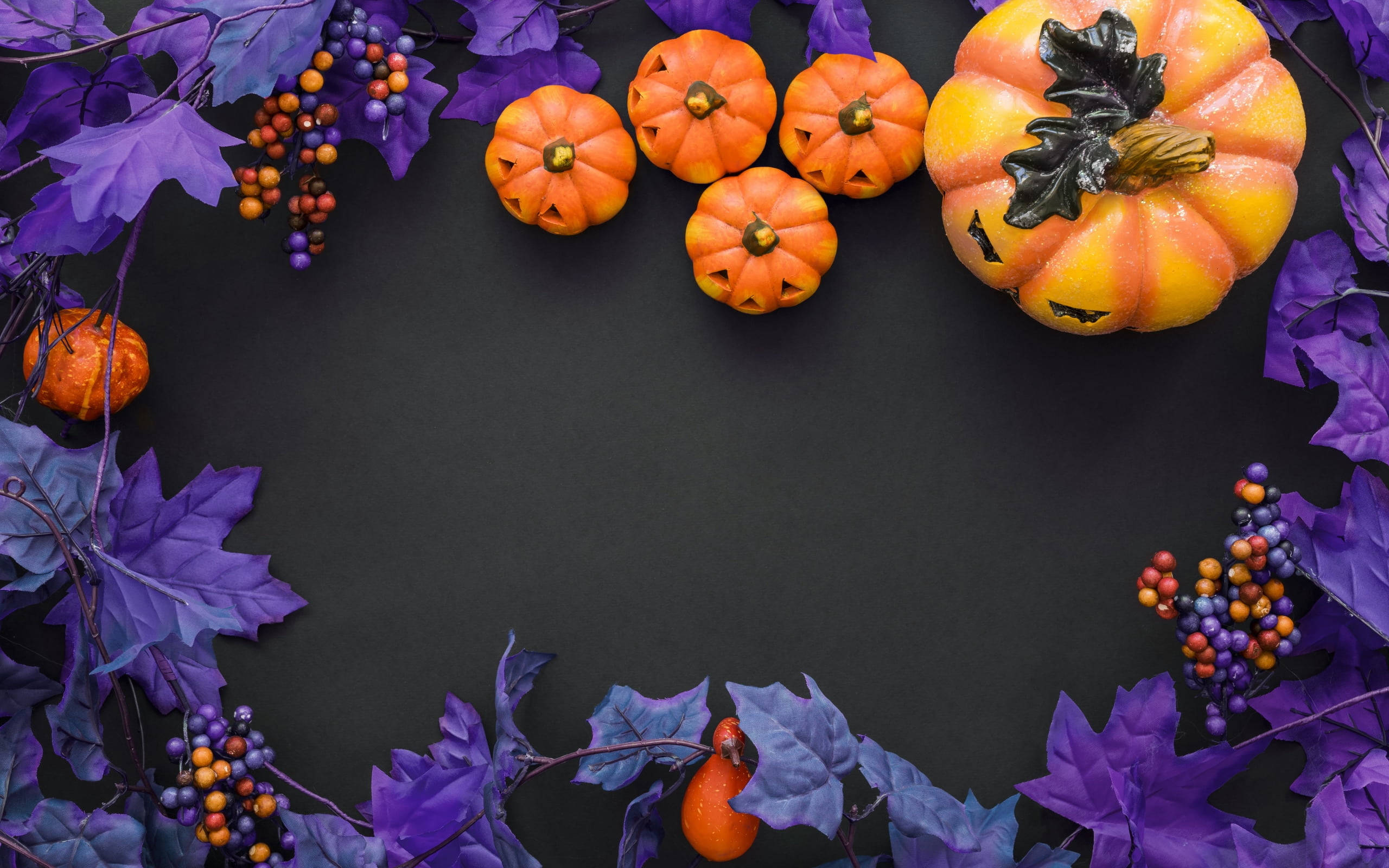 Halloween ya Kupendeza ya Rangi ya Zambarau Picha ya Ukuta