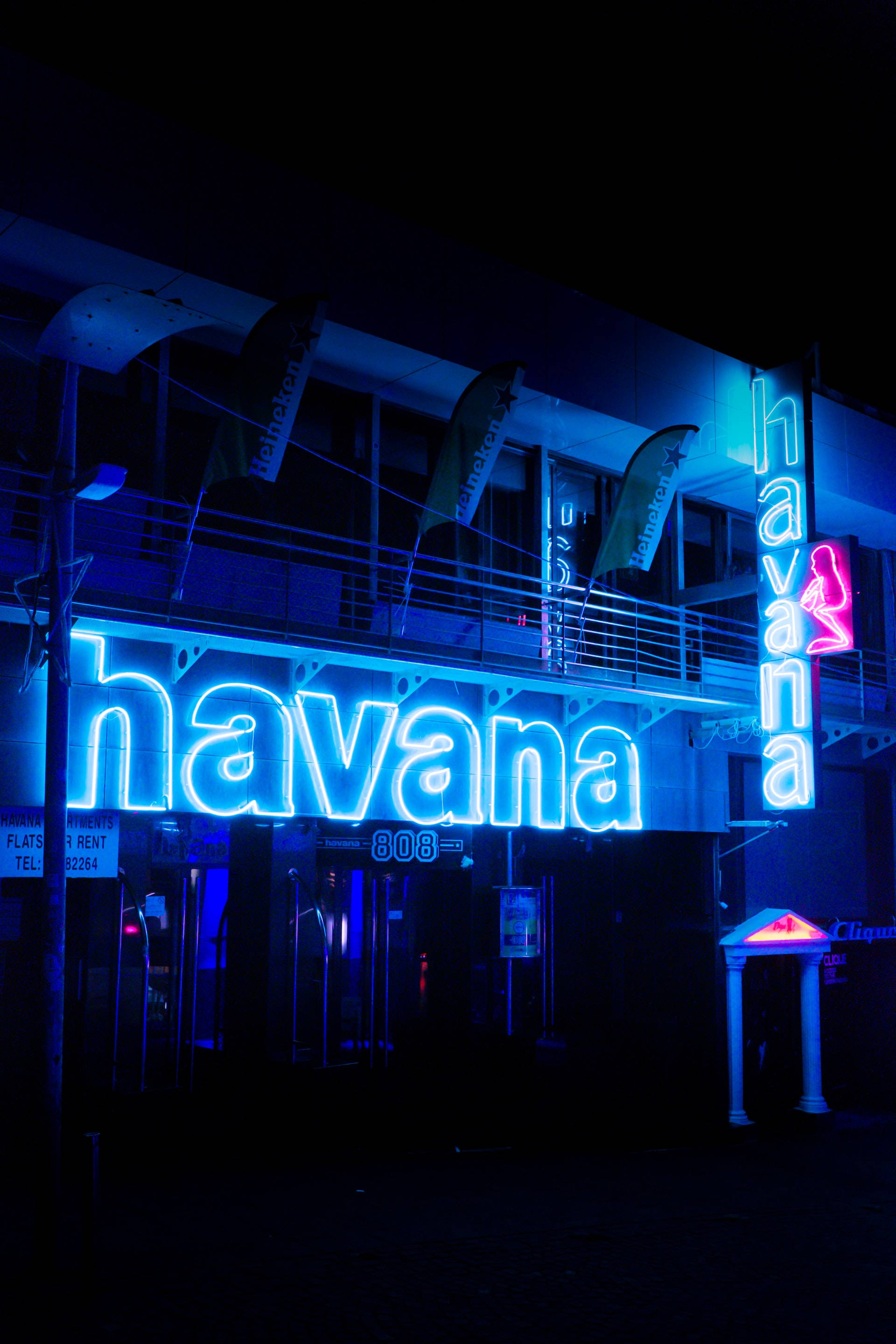 Havana katika Neon Blue iPhone Picha ya Ukuta