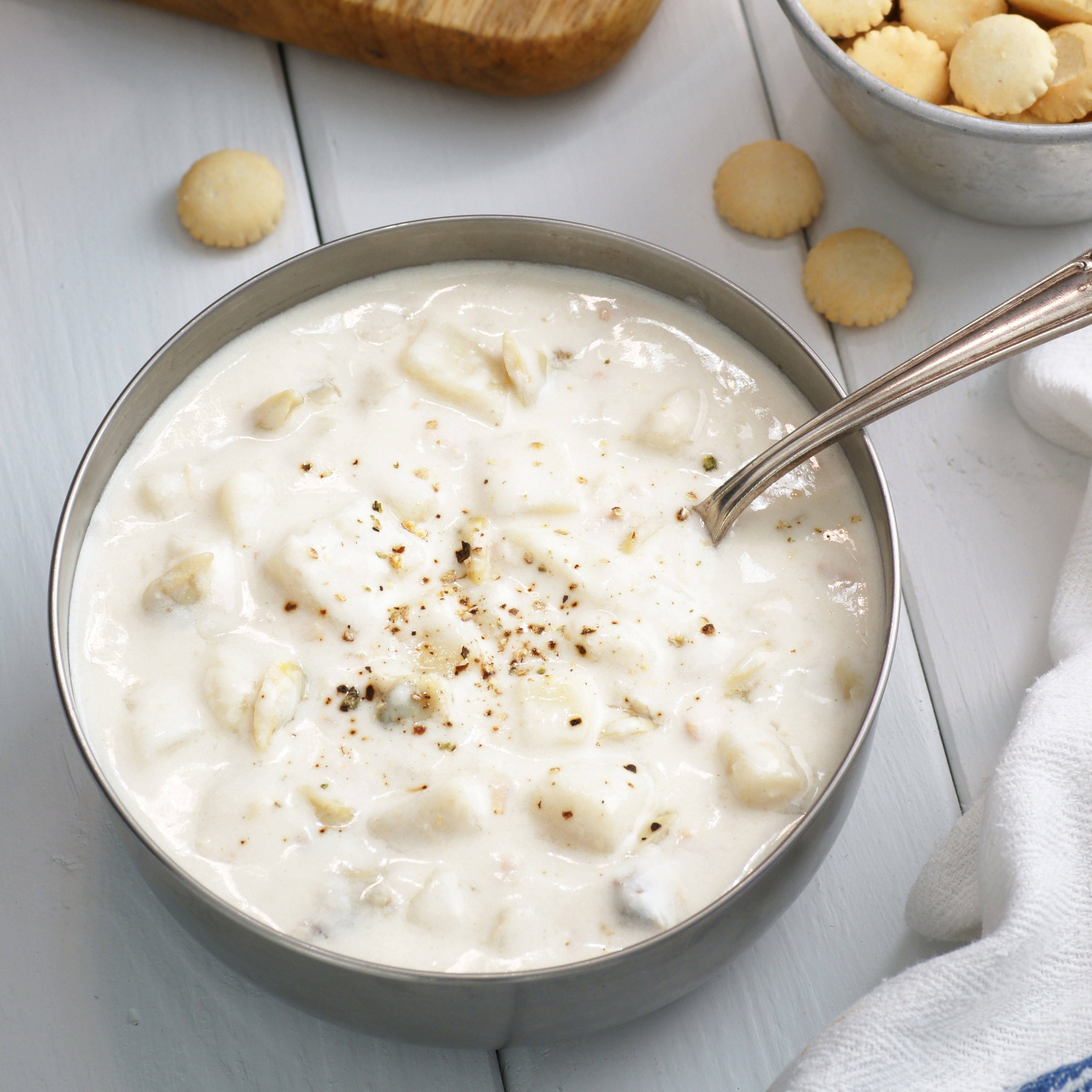 Homemade Potato and Clam Chowder Picha ya Ukuta